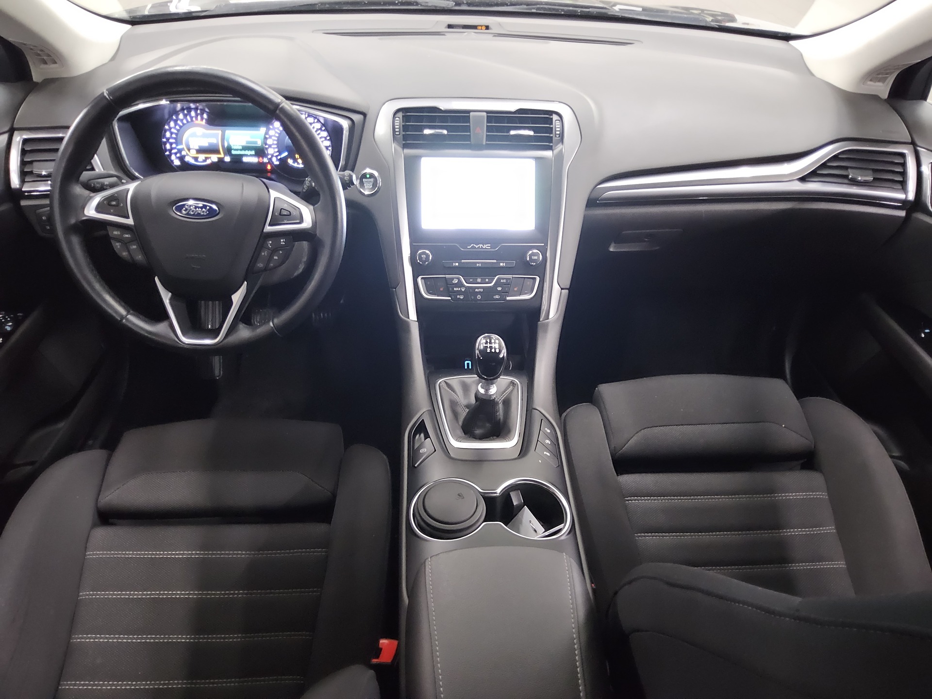 Ford Mondeo Turnier 2.0 EB Titanium Navi AHK RfK PDC 5