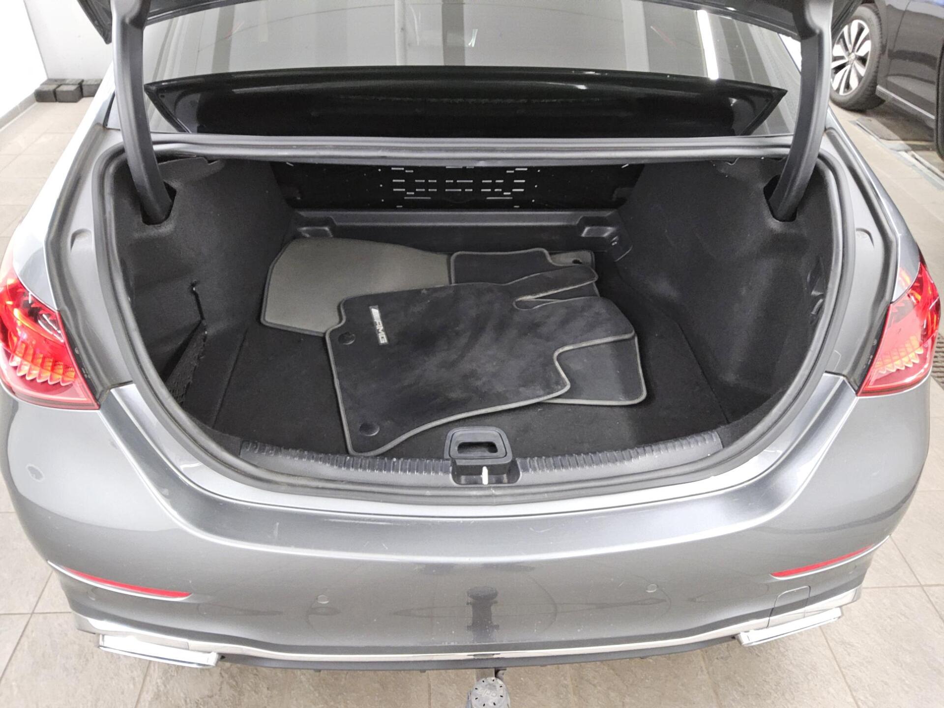 Mercedes-Benz C 200 AMG-Line Leder Navi LED RfK AHK Distronic+ 12