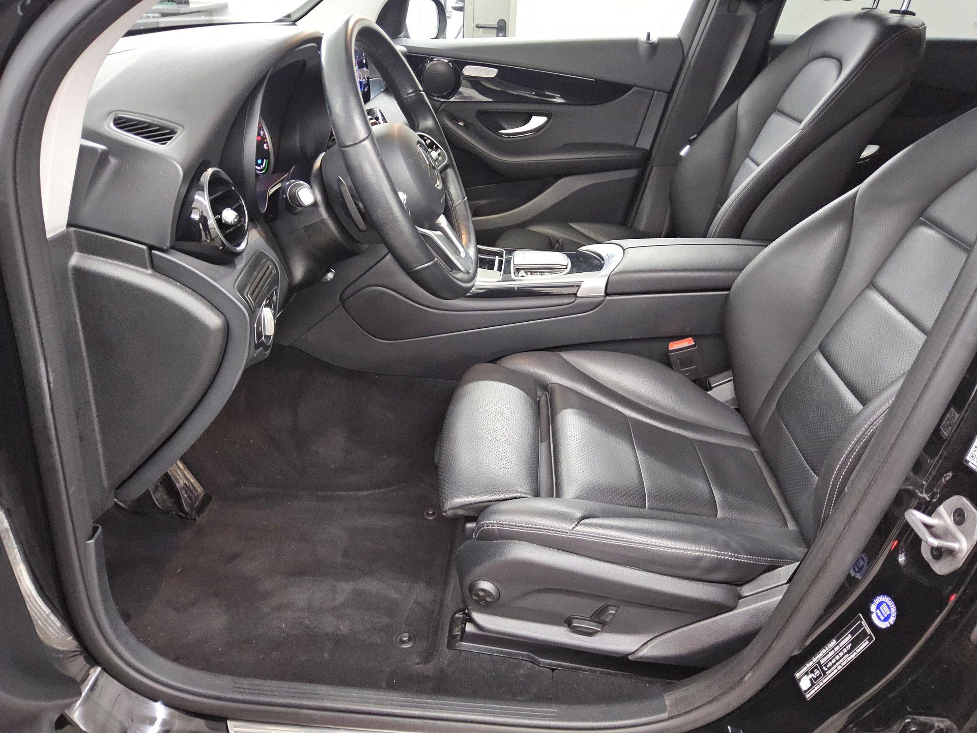 Mercedes-Benz GLC 300 e 4M Leder Navi LED Kamera Sound 8