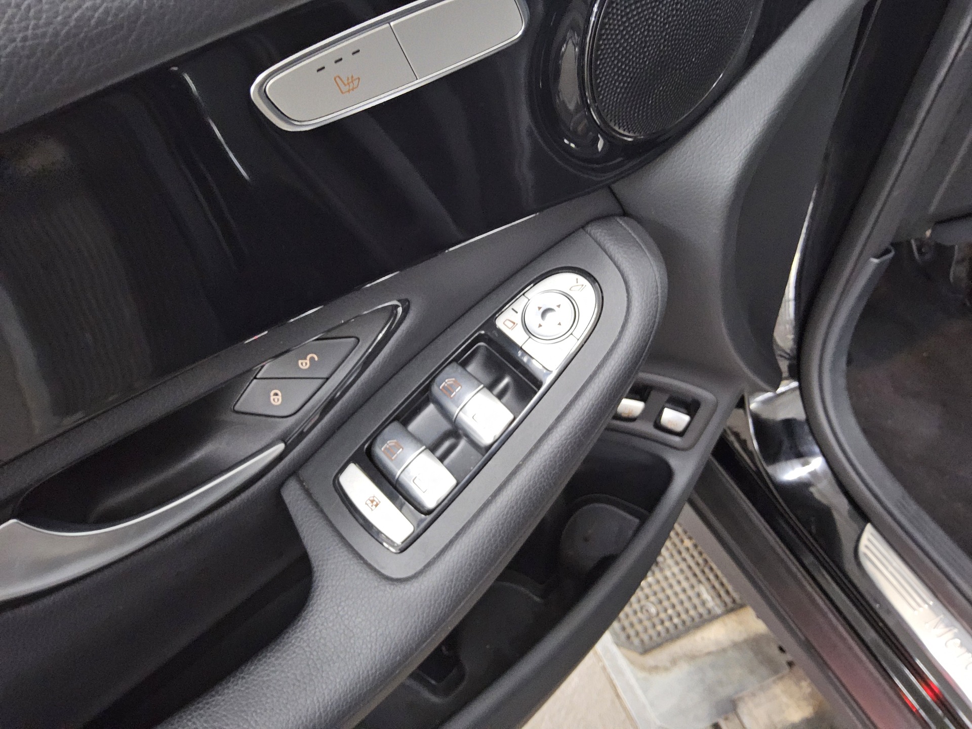 Mercedes-Benz GLC 300 e 4M Leder Navi LED Kamera Sound 9