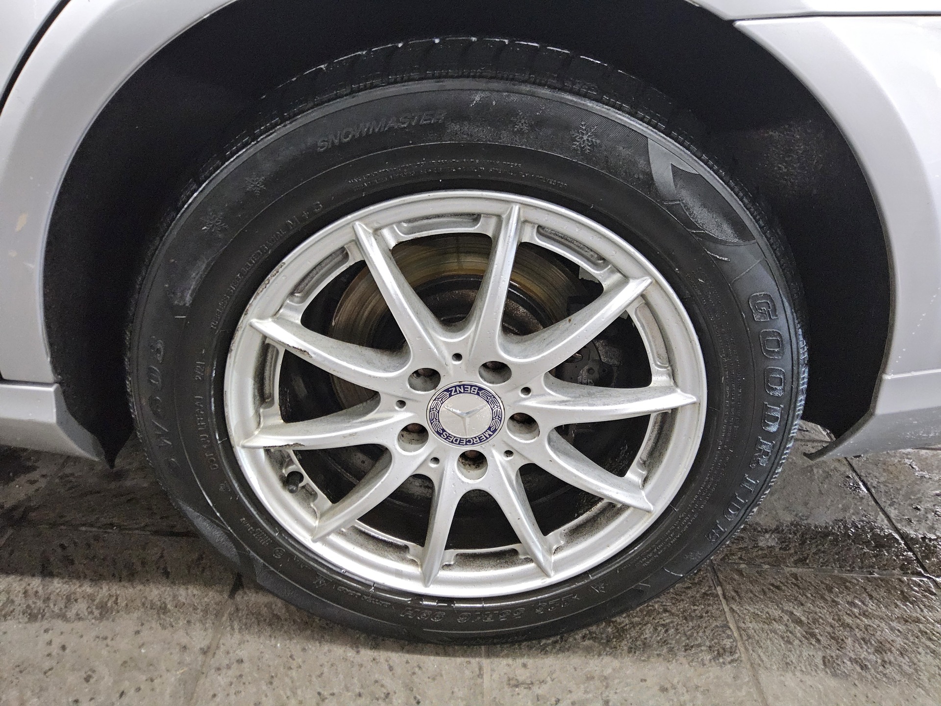 Mercedes-Benz E 220 CDI Navi GSD Xenon 12