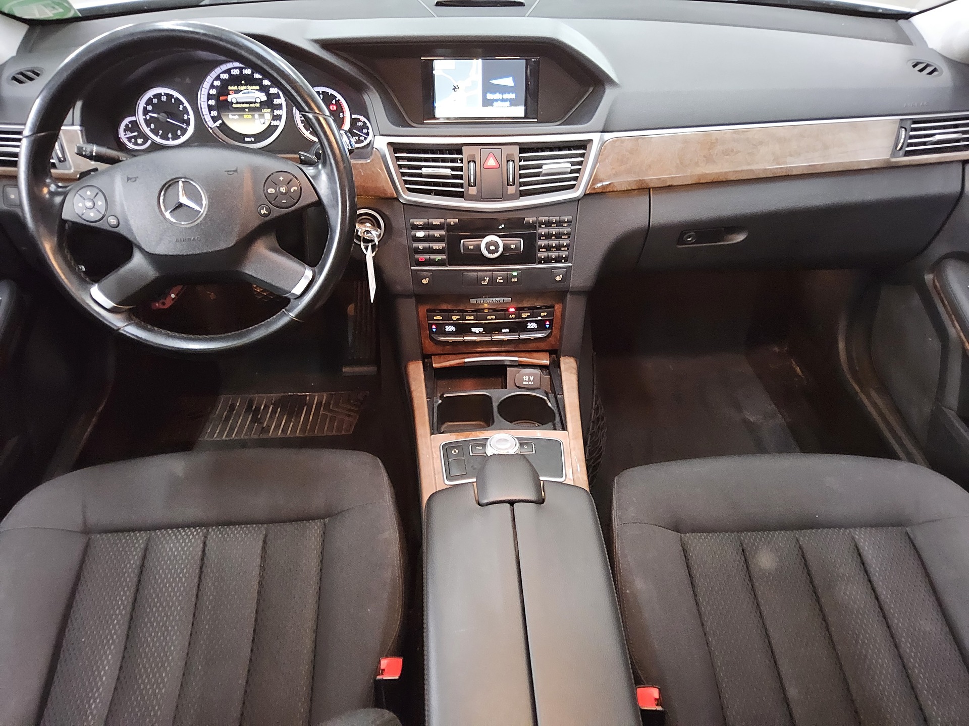 Mercedes-Benz E 220 CDI Navi GSD Xenon 5