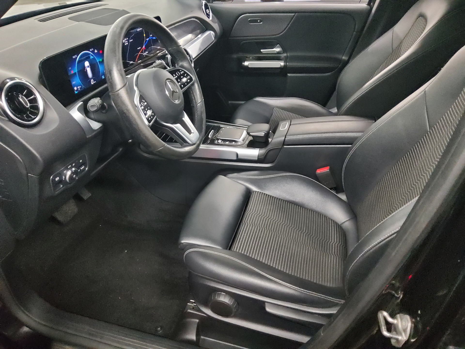 Mercedes-Benz GLB 200 d Progressive Navi AHK LED Distronic+ 9