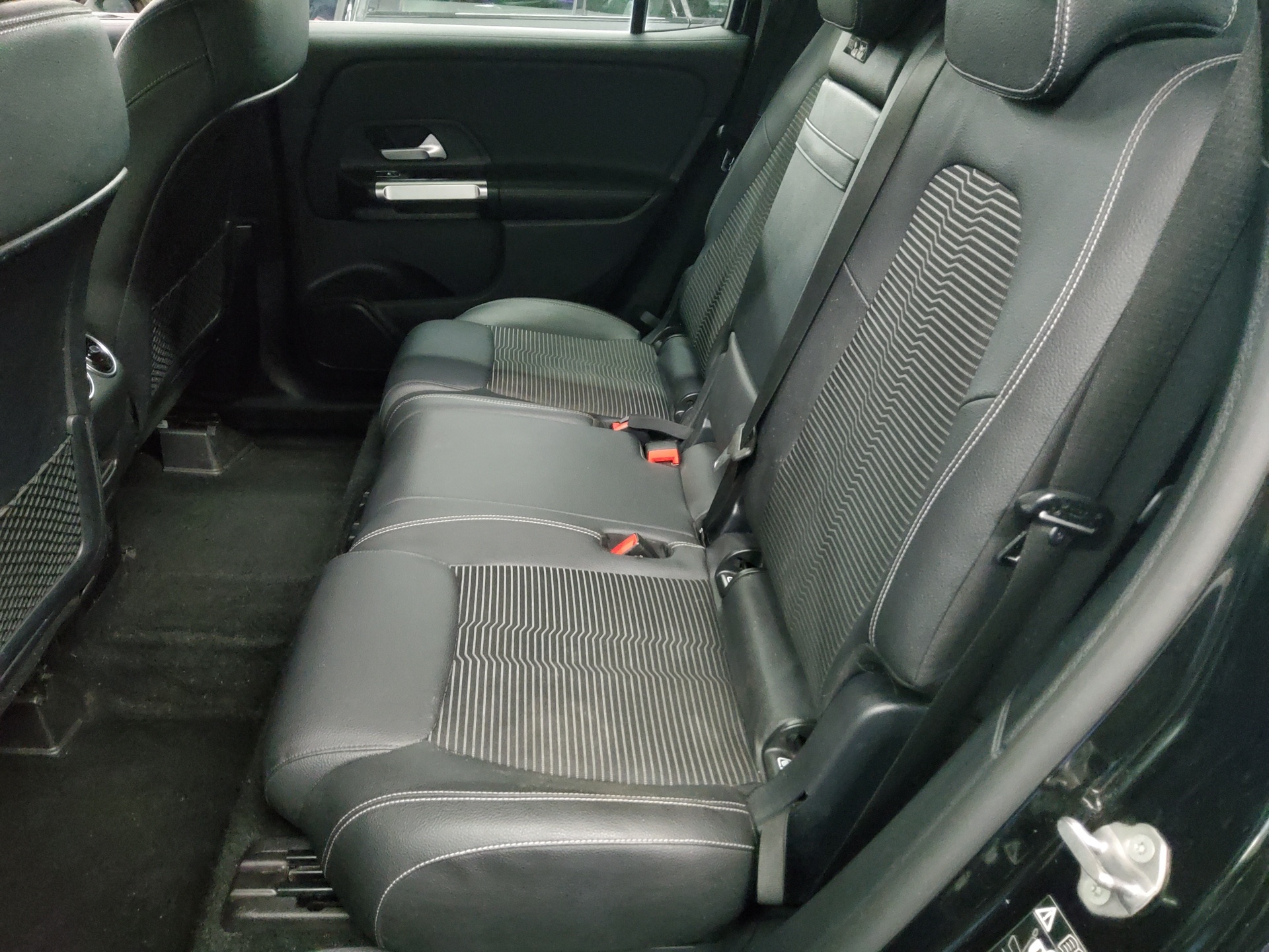 Mercedes-Benz GLB 200 d Progressive Navi AHK LED Distronic+ 13