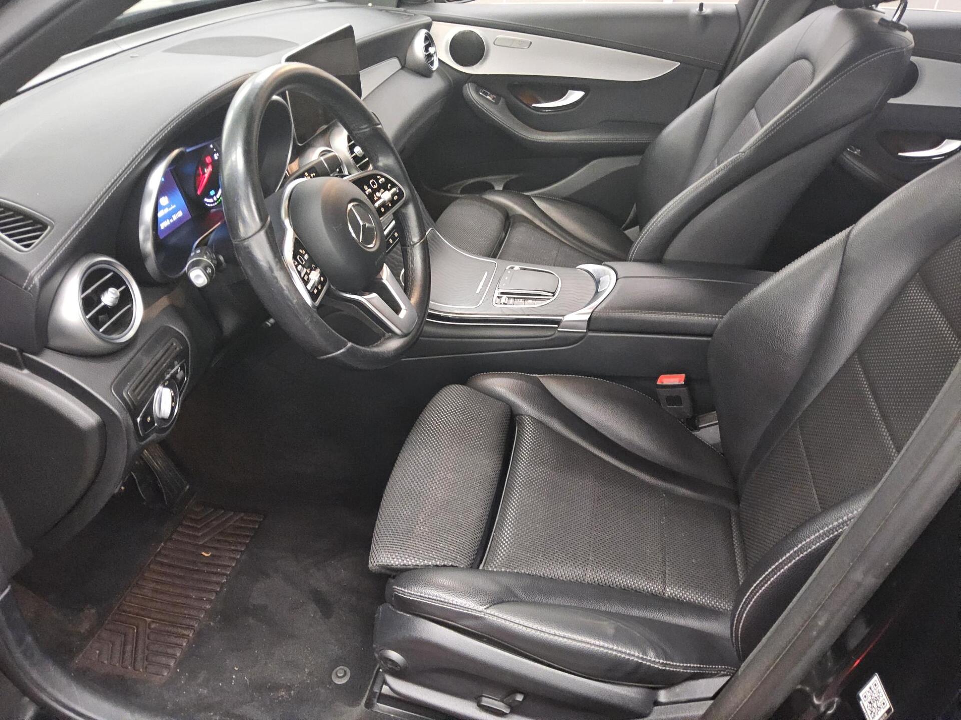 Mercedes-Benz GLC 300 de 4M T-Leder Navi LED AHK 8