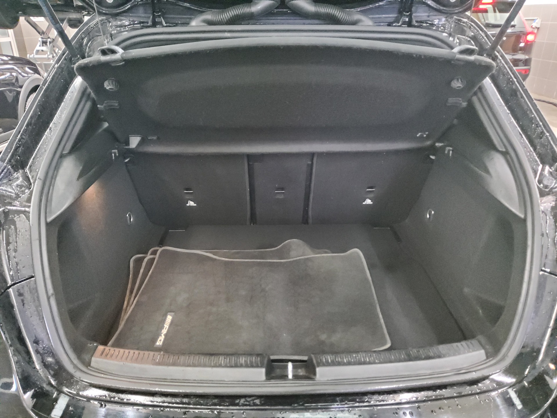 Mercedes-Benz A 200 d AMG-Line Leder Navi LED Distronic+ AHK 12