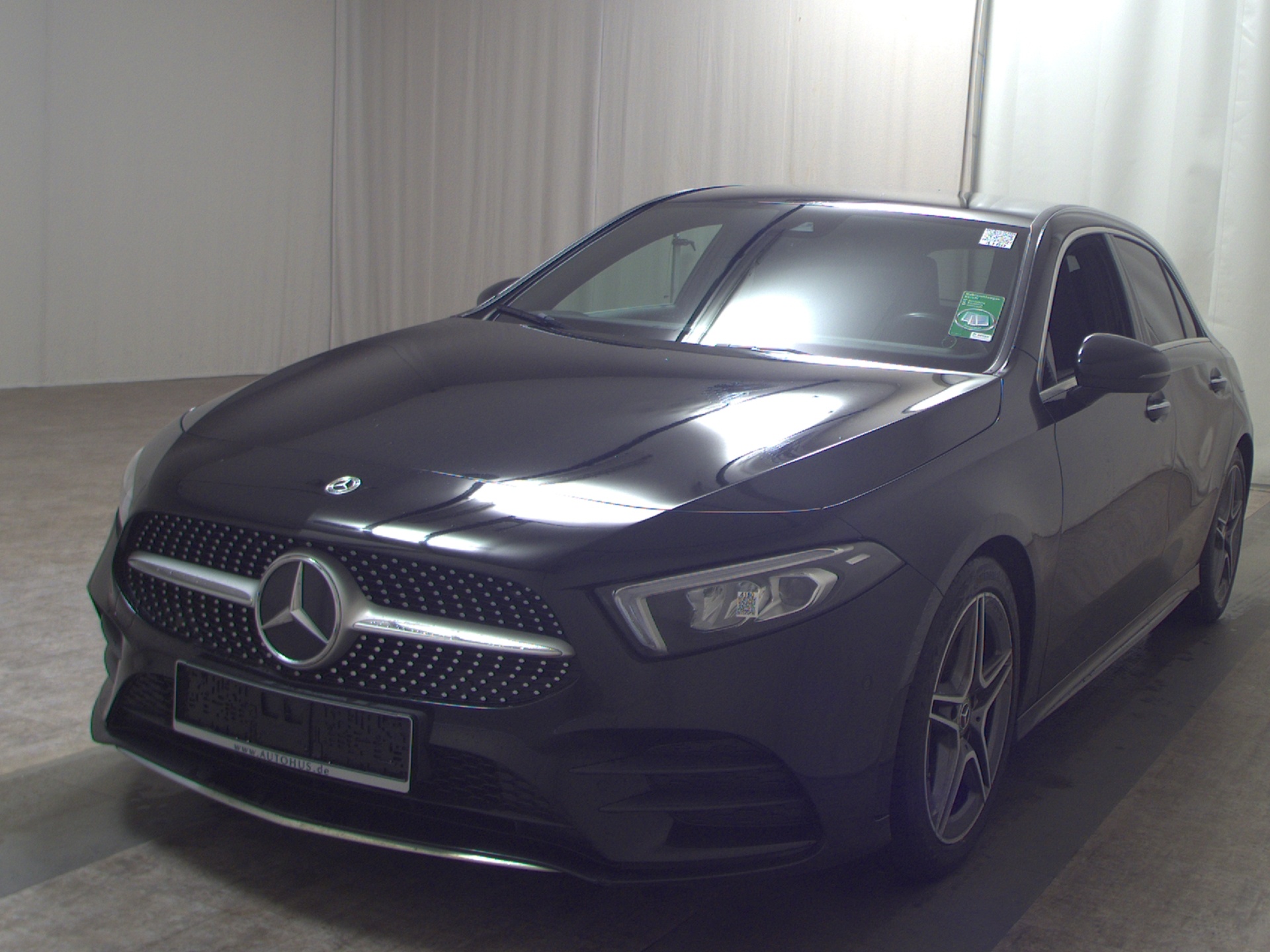 Mercedes-Benz A 200 d AMG-Line Leder Navi LED Distronic+ AHK 2