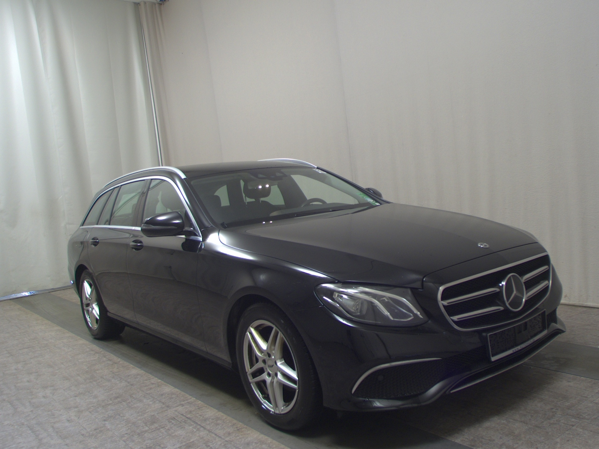 Mercedes-Benz E 220 T d Avantgarde Navi Widescreen StandHzg 3