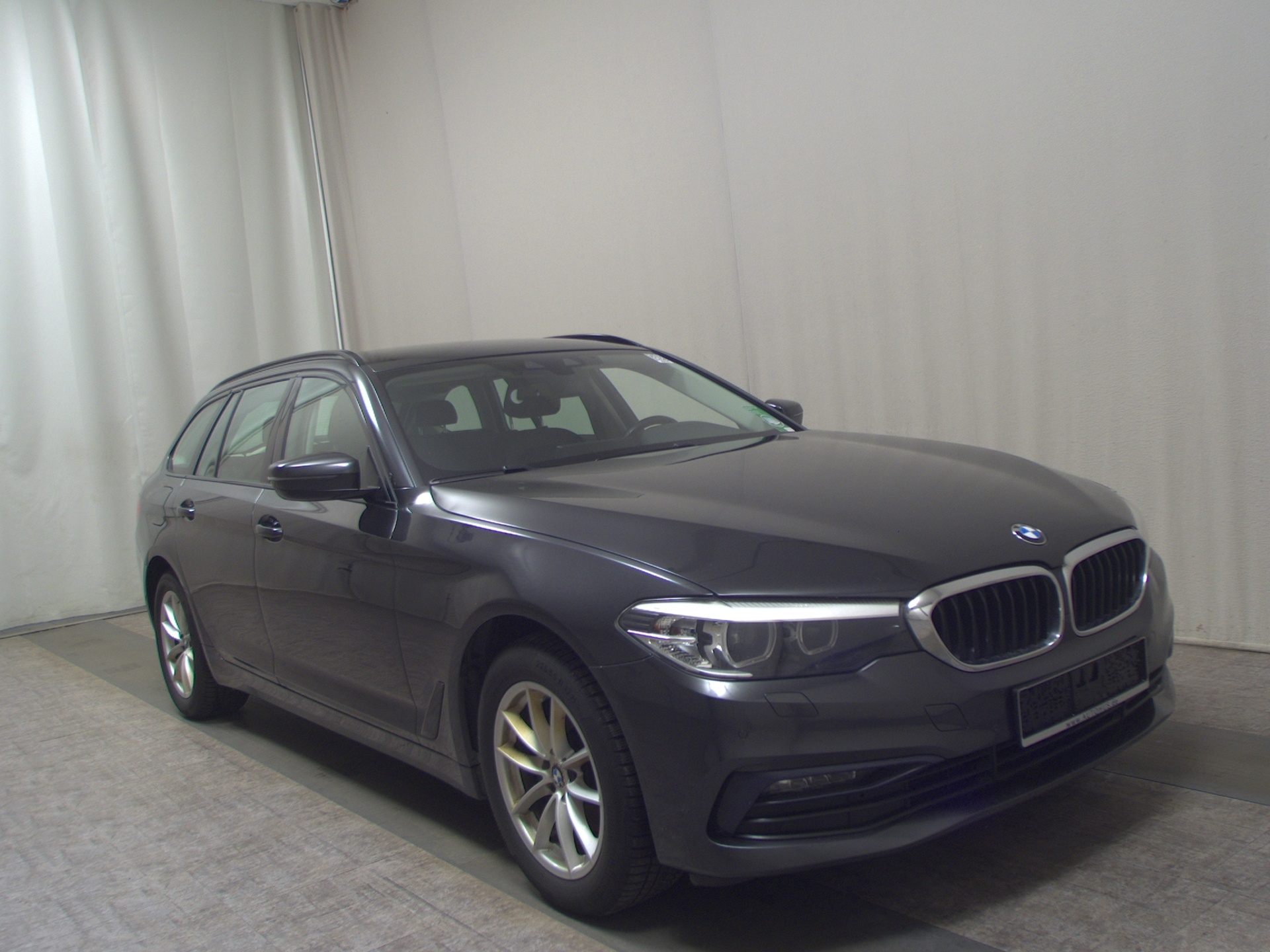 BMW 520dA Touring Sport-Line T-Leder Navi LC Pro AHK 3