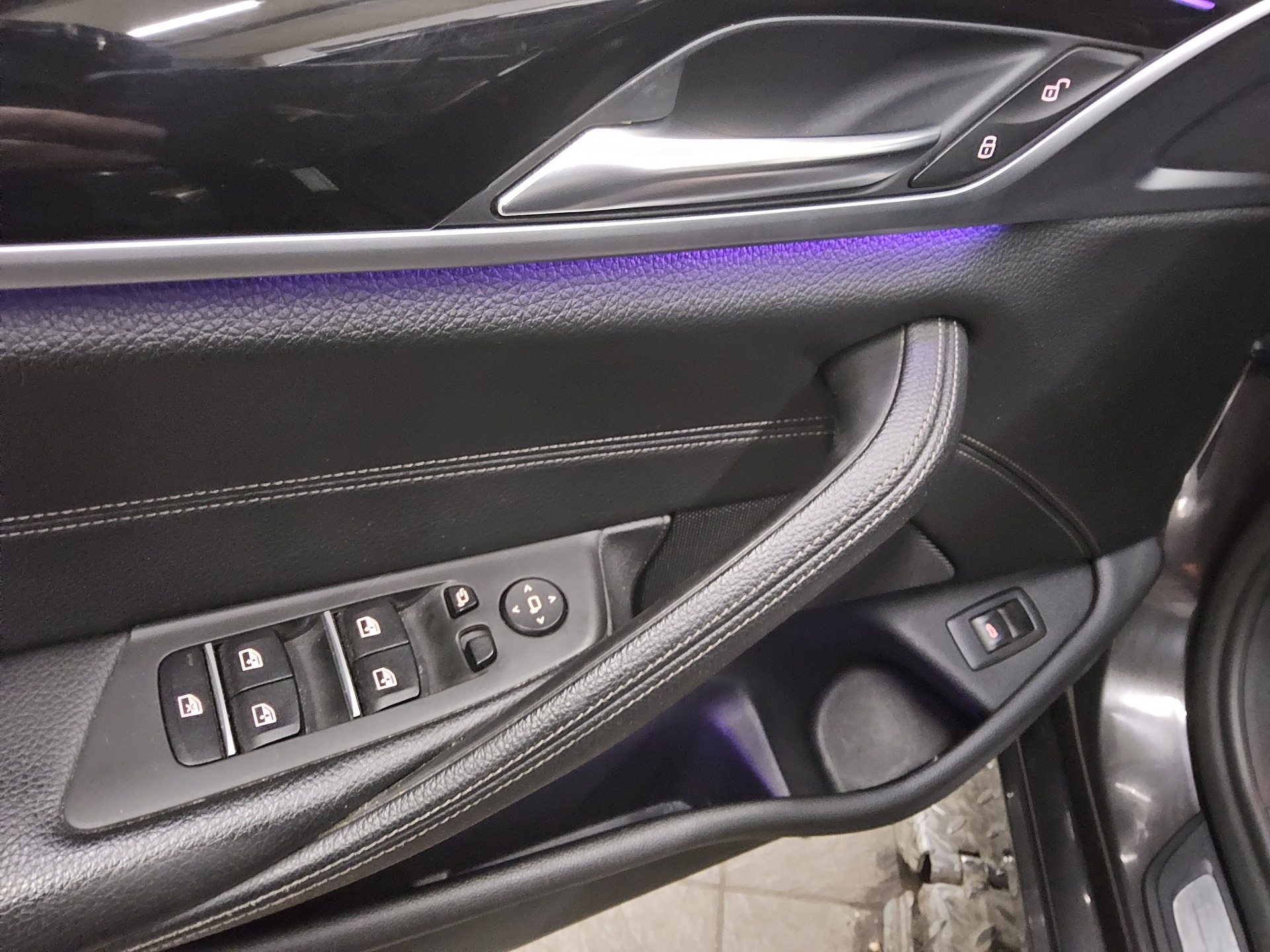 BMW 520dA Touring Sport-Line T-Leder Navi LC Pro AHK 9