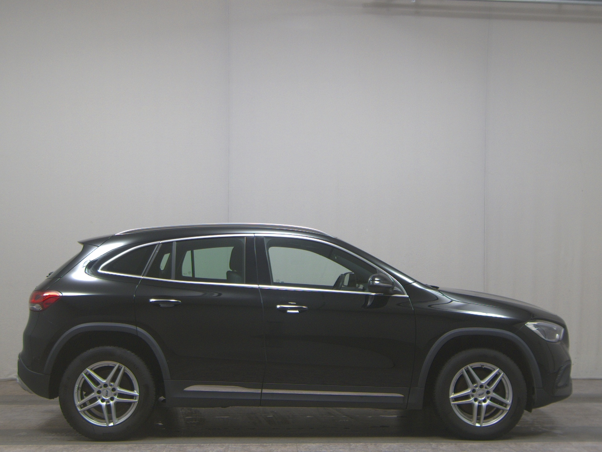 Mercedes-Benz GLA 220 d 4M Progressive Navi LED RfK Pano Sound