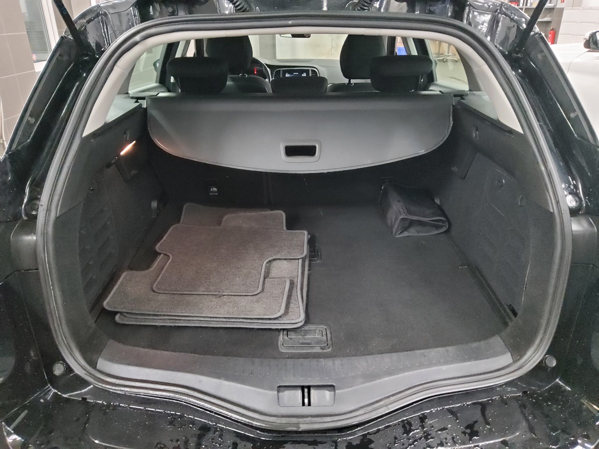 Renault Megane Grandtour 1.5 BLUE dCi Navi AHK LED DAB 11