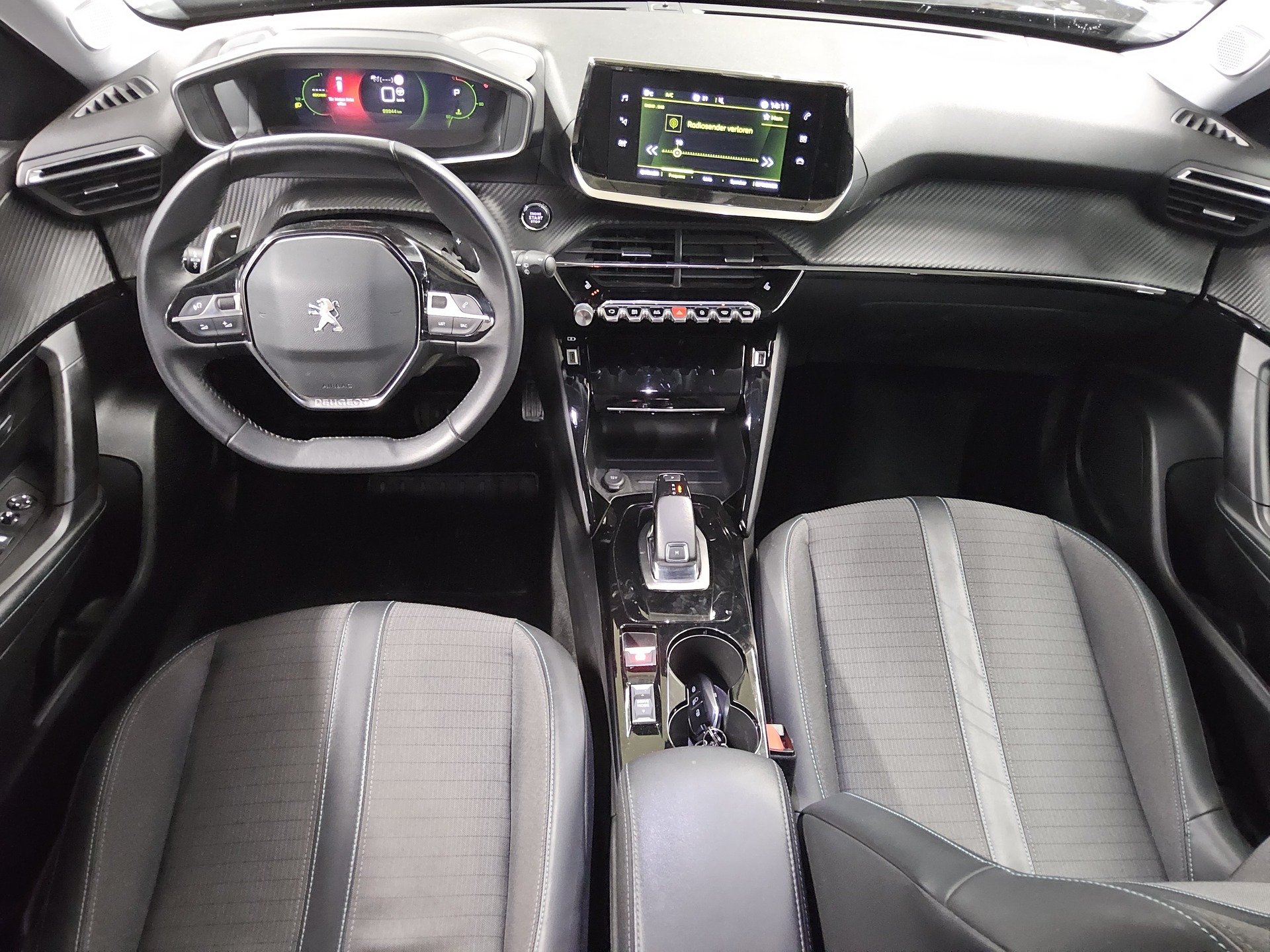 Peugeot 2008 1.5 BlueHDi 130 Allure LED Ahk Keyless 5