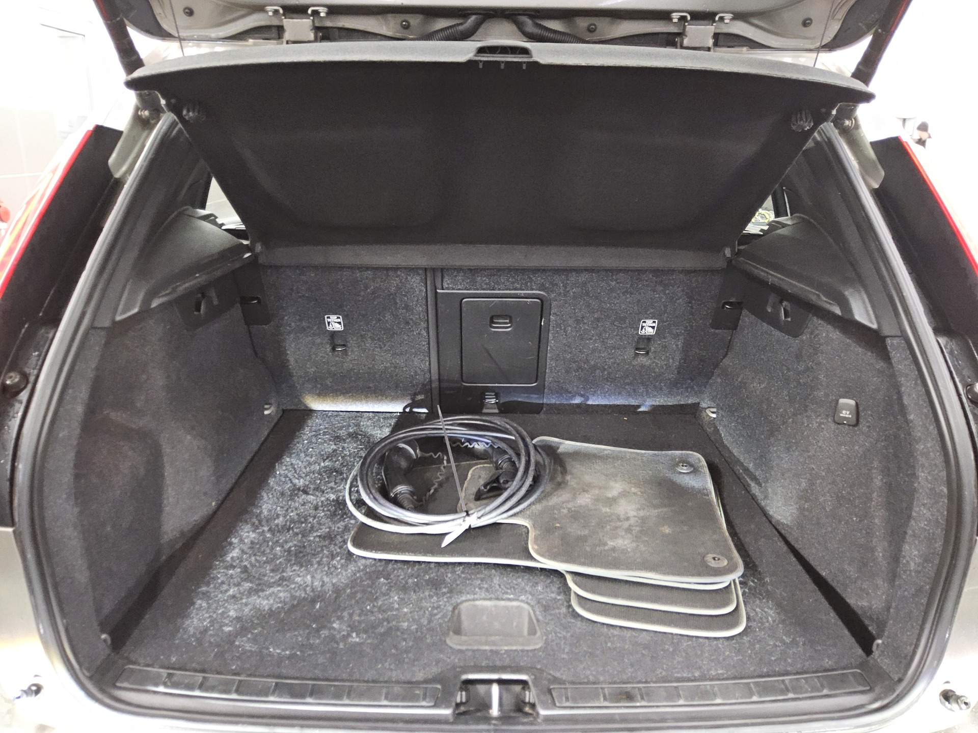 Volvo XC40 T5 Inscription Navi LED AHK ACC 12