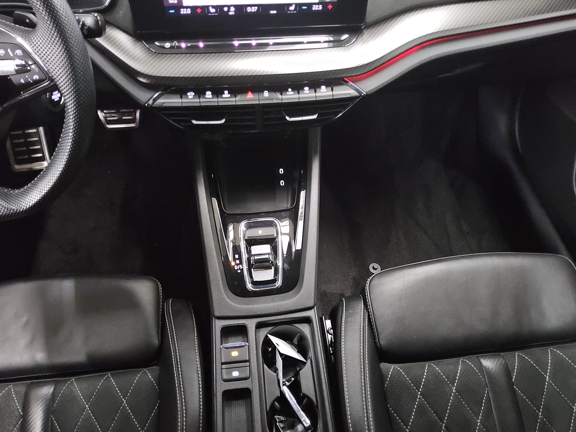 Skoda Octavia Kombi 2.0 TDI RS Plus Navi Matrix vc HuD 6