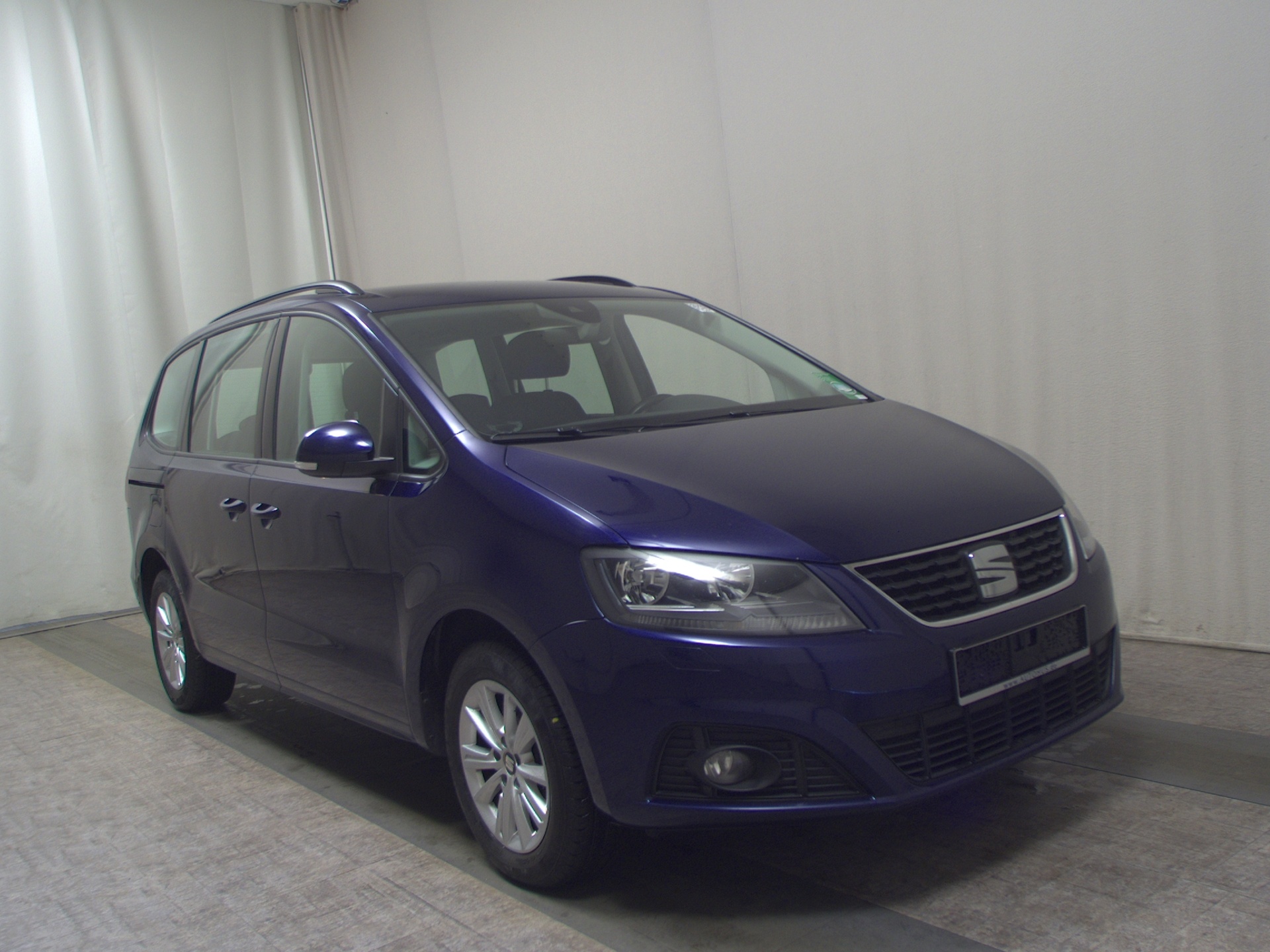 Seat Alhambra 2.0 TDI Style Navi AHK RfK ACC Shz PDC 3