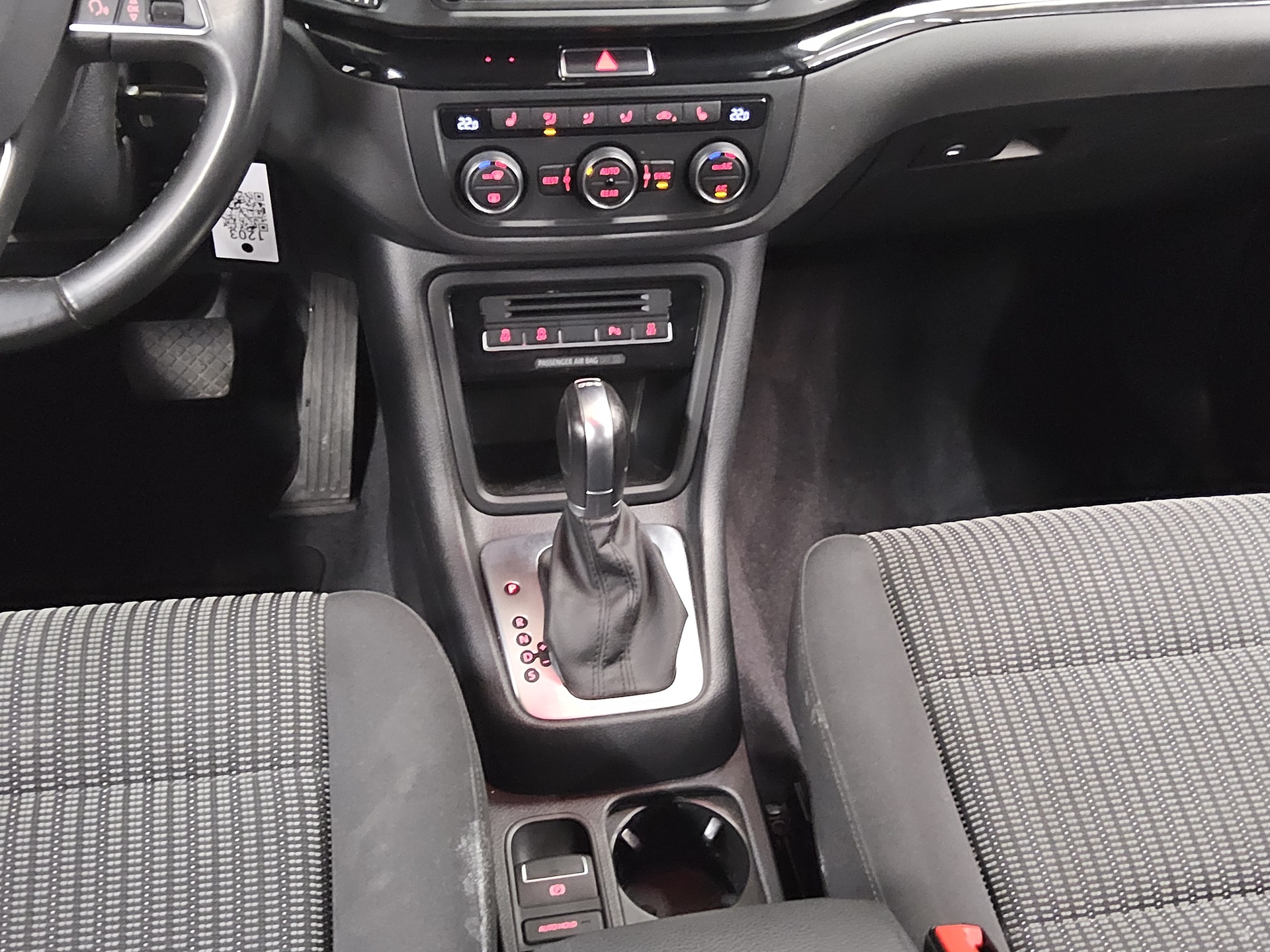 Seat Alhambra 2.0 TDI Style Navi AHK RfK ACC Shz PDC 6