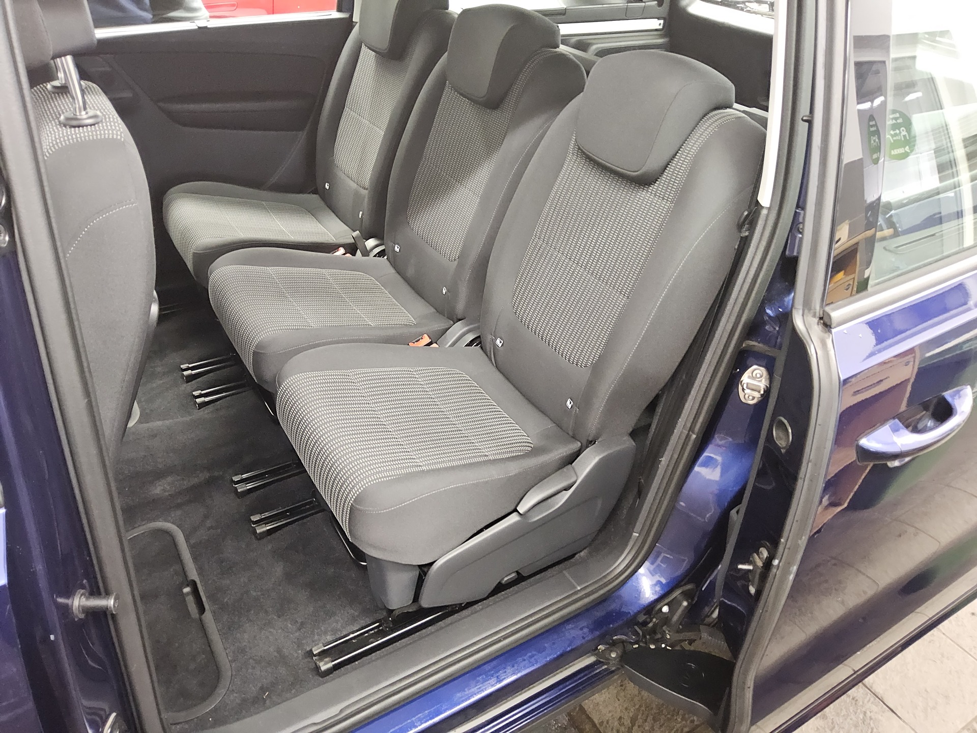 Seat Alhambra 2.0 TDI Style Navi AHK RfK ACC Shz PDC 12