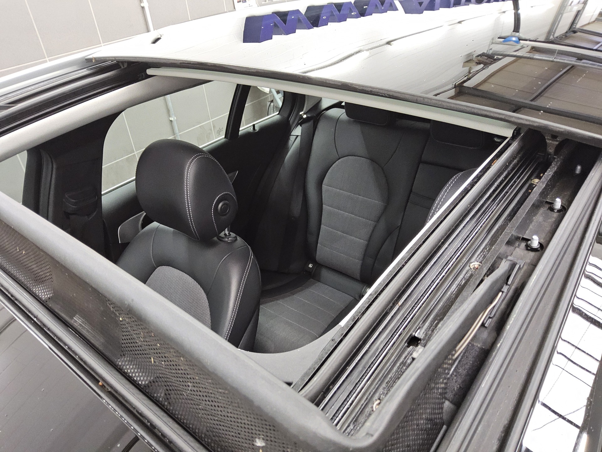 Mercedes-Benz C 220 T d Avantgarde Navi Panorama LED Sound 11