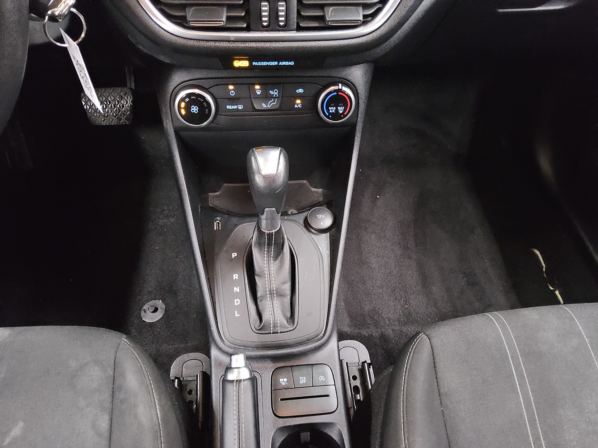 Ford Fiesta 1.0 EB Cool&Connect Navi LED Tempomat PDC 6