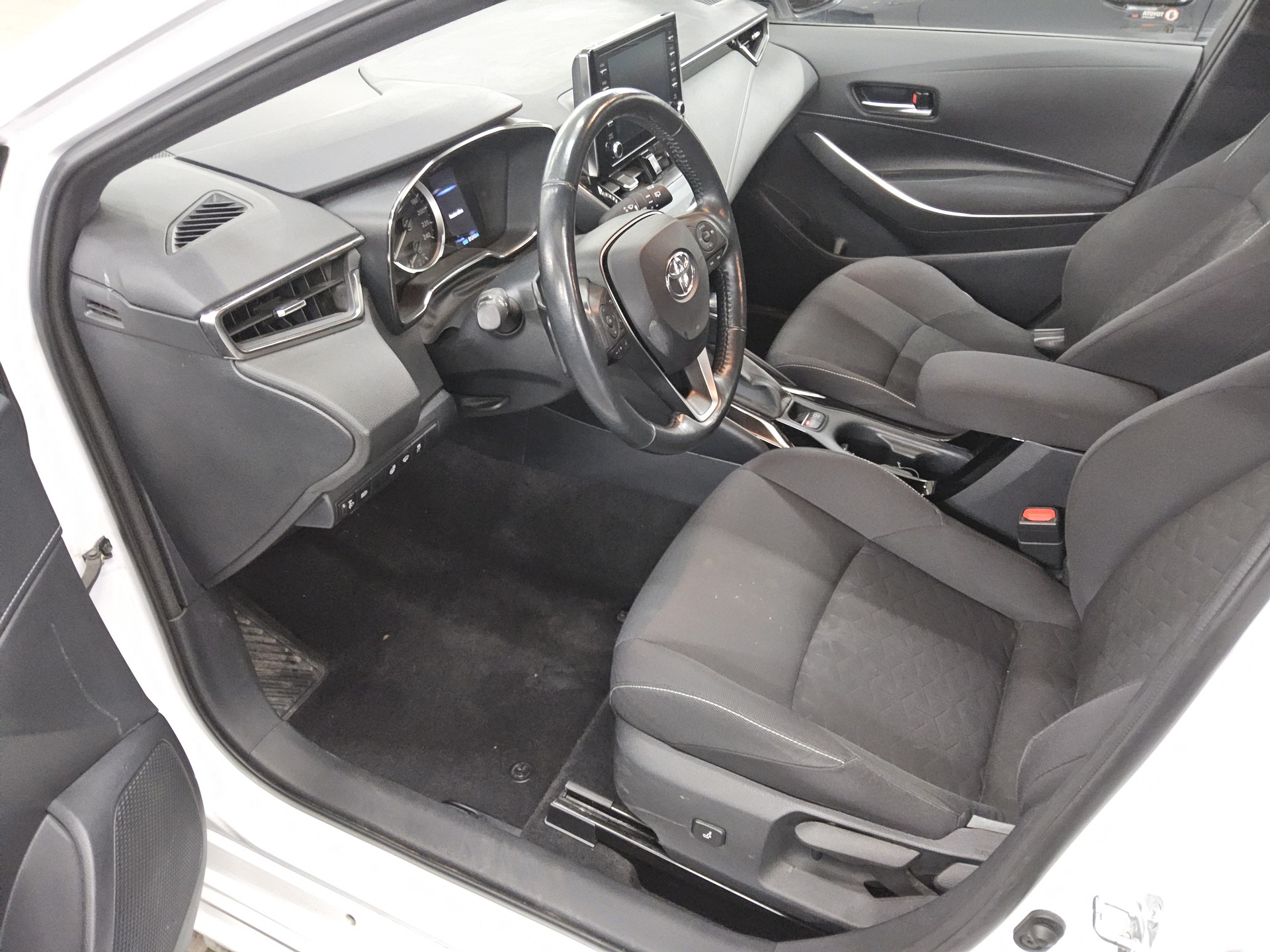 Toyota Corolla Touring Sports 2.0 Edition Navi LED RFK 8