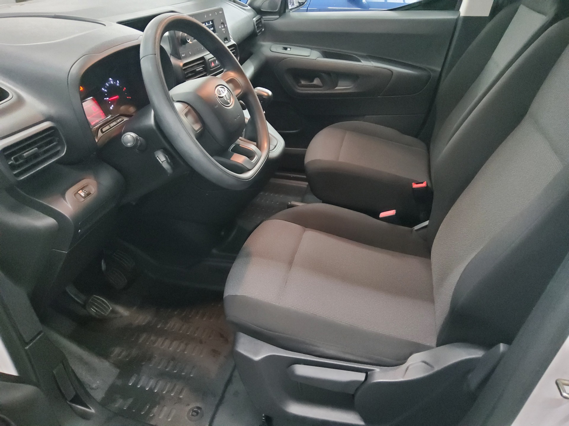 Toyota Proace City L1 Klima Tempomat BT 10