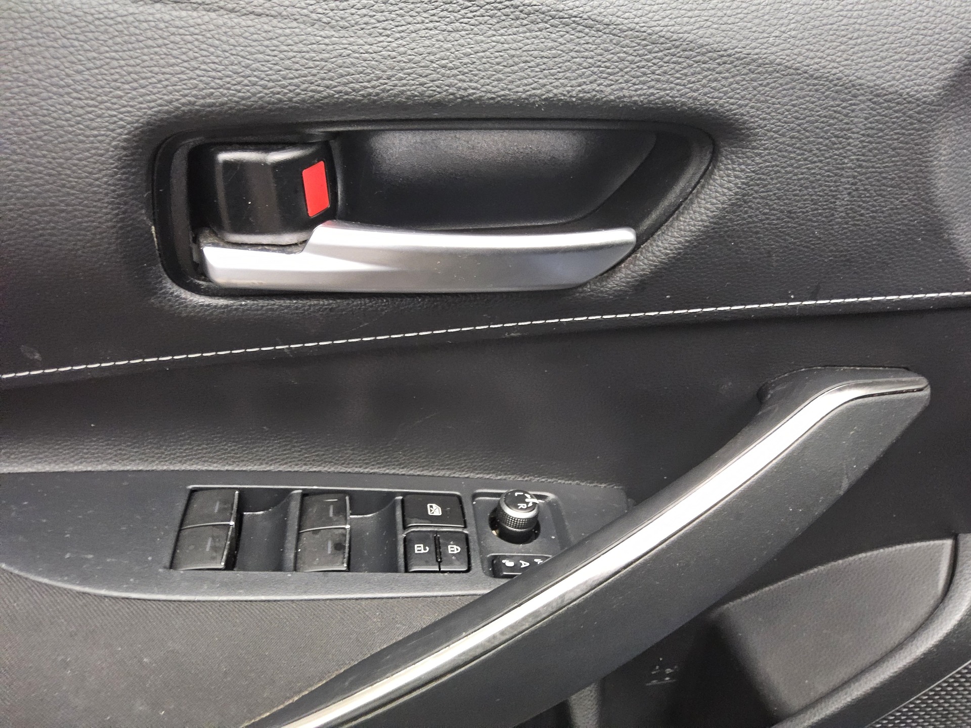 Toyota Corolla Touring Sports 2.0 Hybrid Edition Navi 9