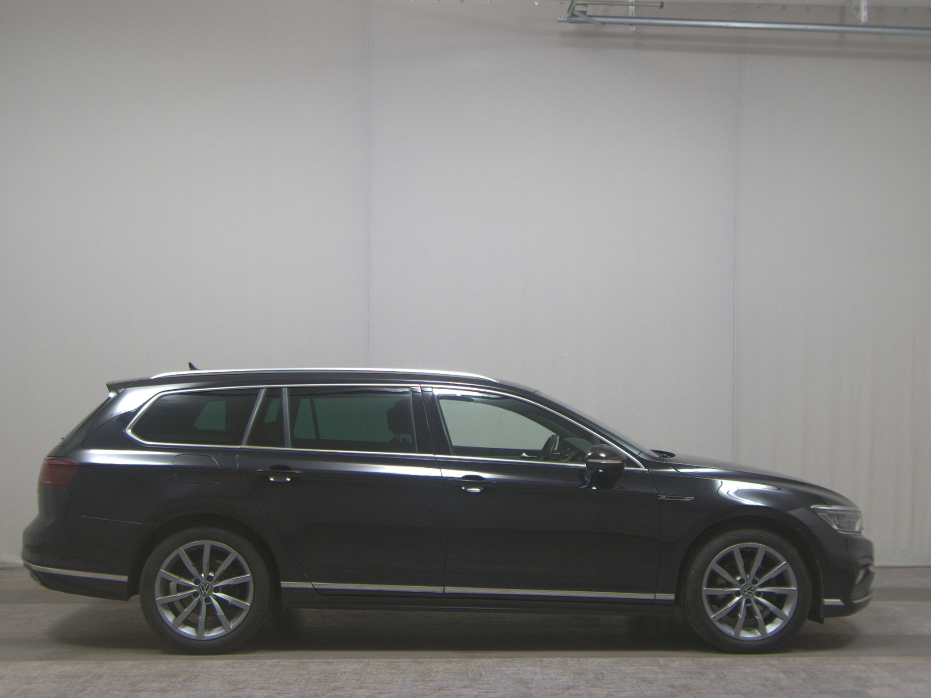 Volkswagen Passat Var. 2.0 TDI R-Line Navi Matrix AHK H/K