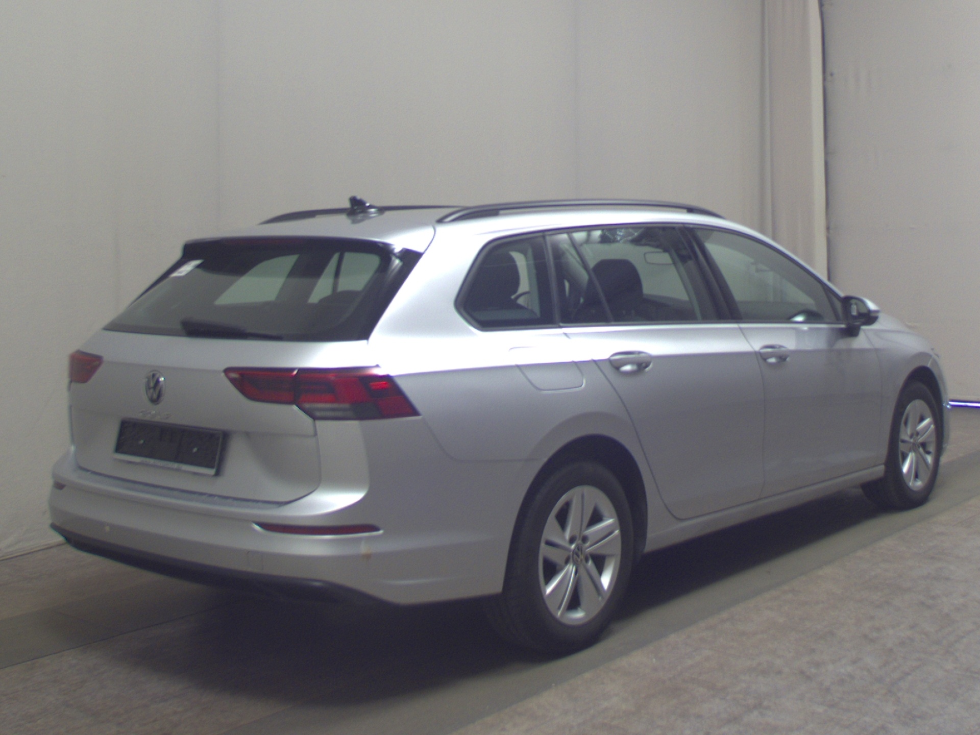 Volkswagen Golf-8 Var. 2.0 TDI LED AID 4