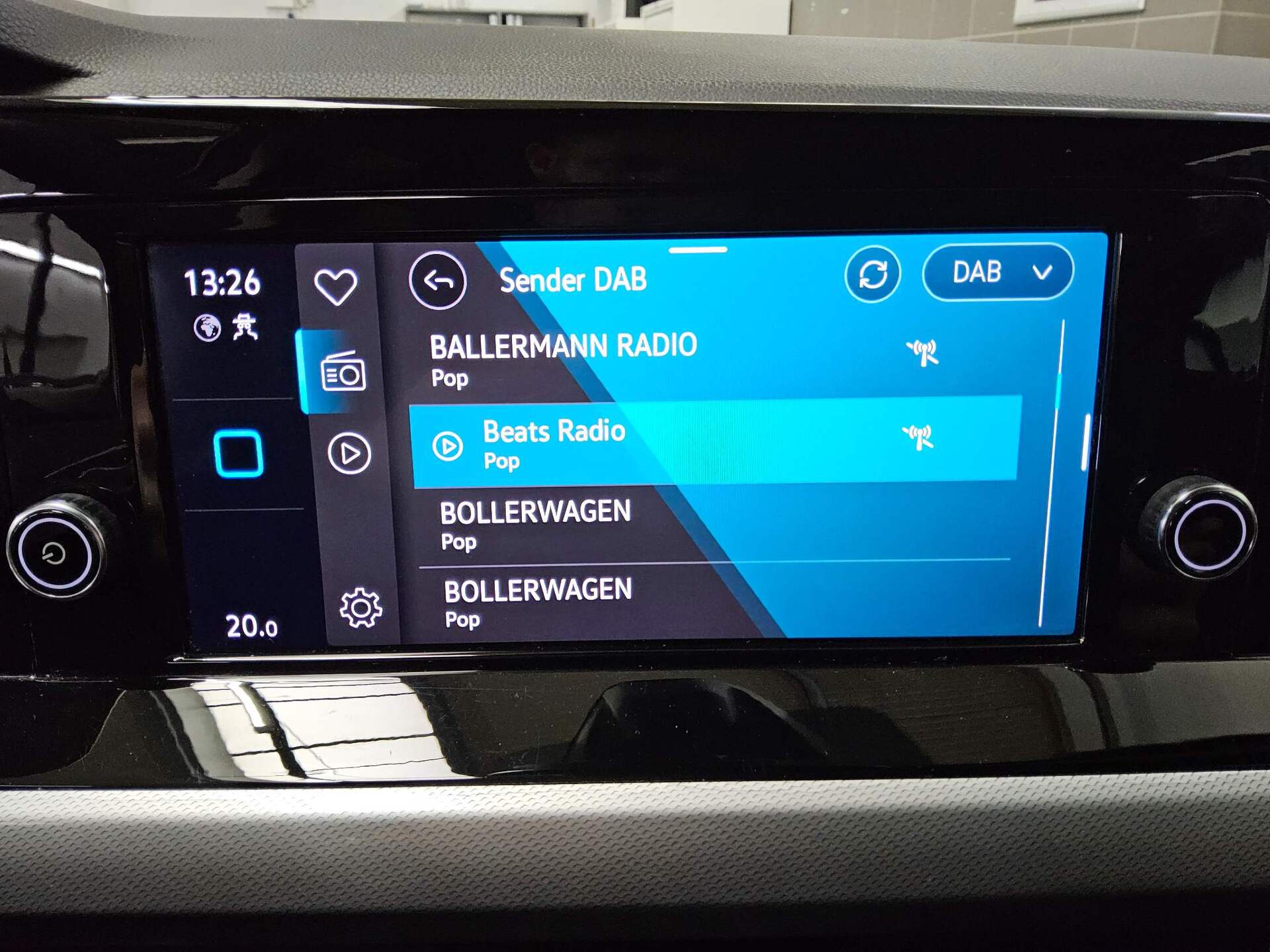 Volkswagen Golf-8 Var. 2.0 TDI LED AID 7