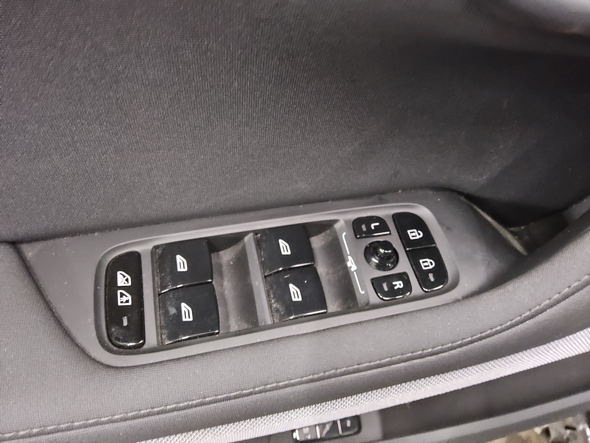 Polestar 2 Standard Range Navi LED Rückfahrkamera BT 9