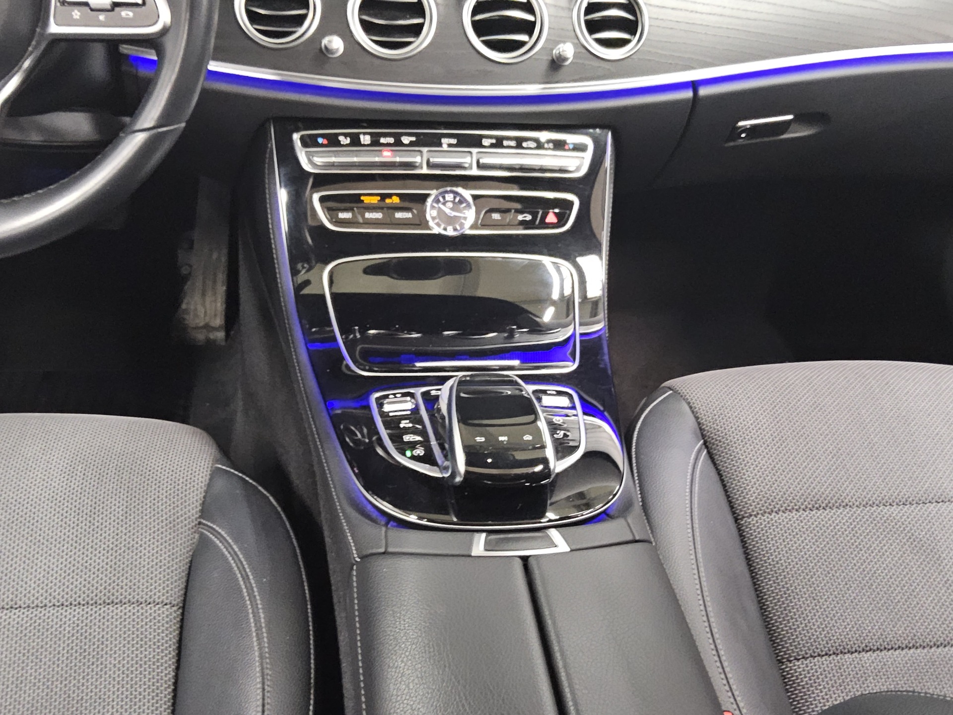 Mercedes-Benz E 300 T d Avantgarde Navi Multibeam GSD AHK RFK 6