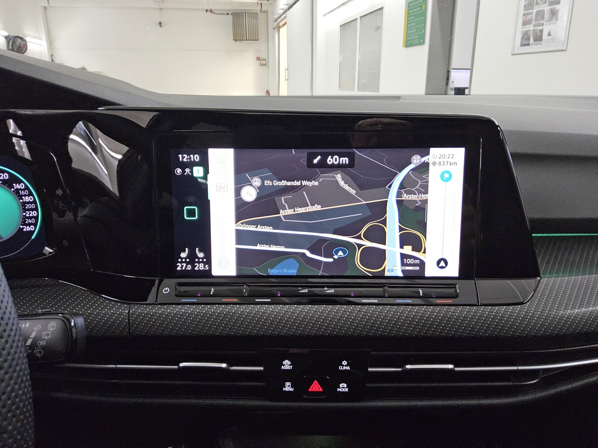 Volkswagen Golf-8 Var. 2.0 TDI R-Line Navi LED DC Pano H/K 7