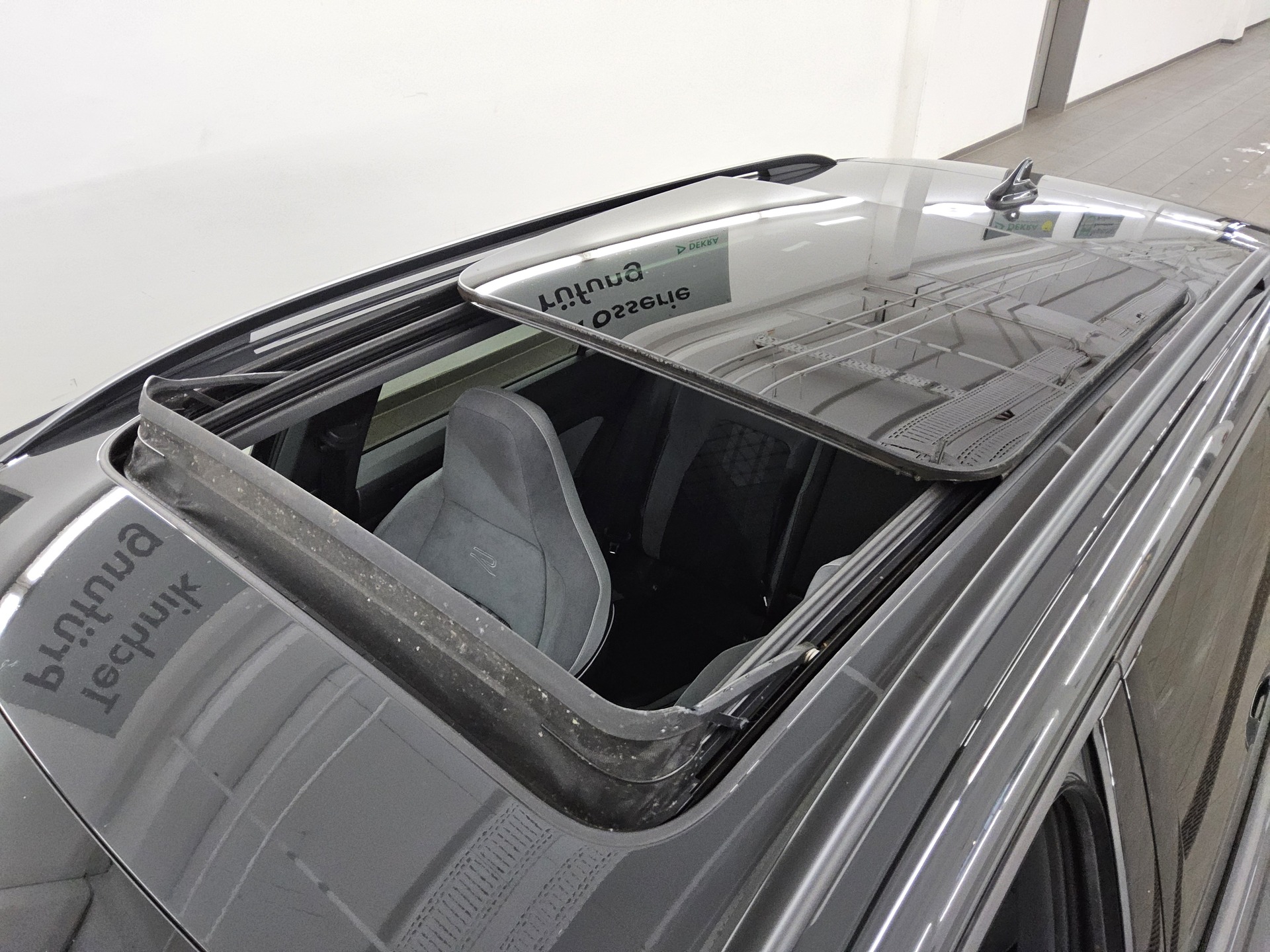 Volkswagen Golf-8 Var. 2.0 TDI R-Line Navi LED DC Pano H/K 13