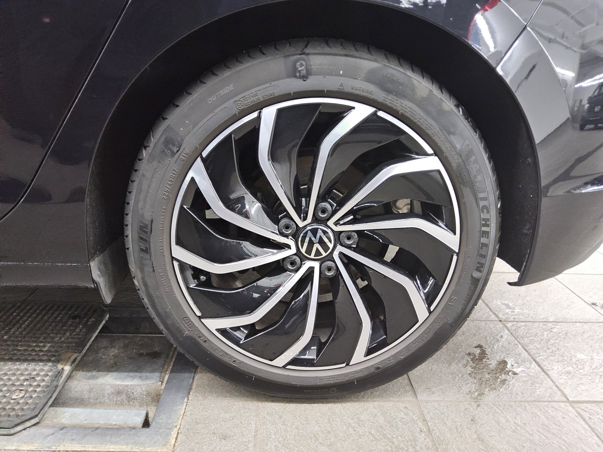 Volkswagen Golf-8 1.5 TSI Active Navi LED+ DC RFK ACC 11