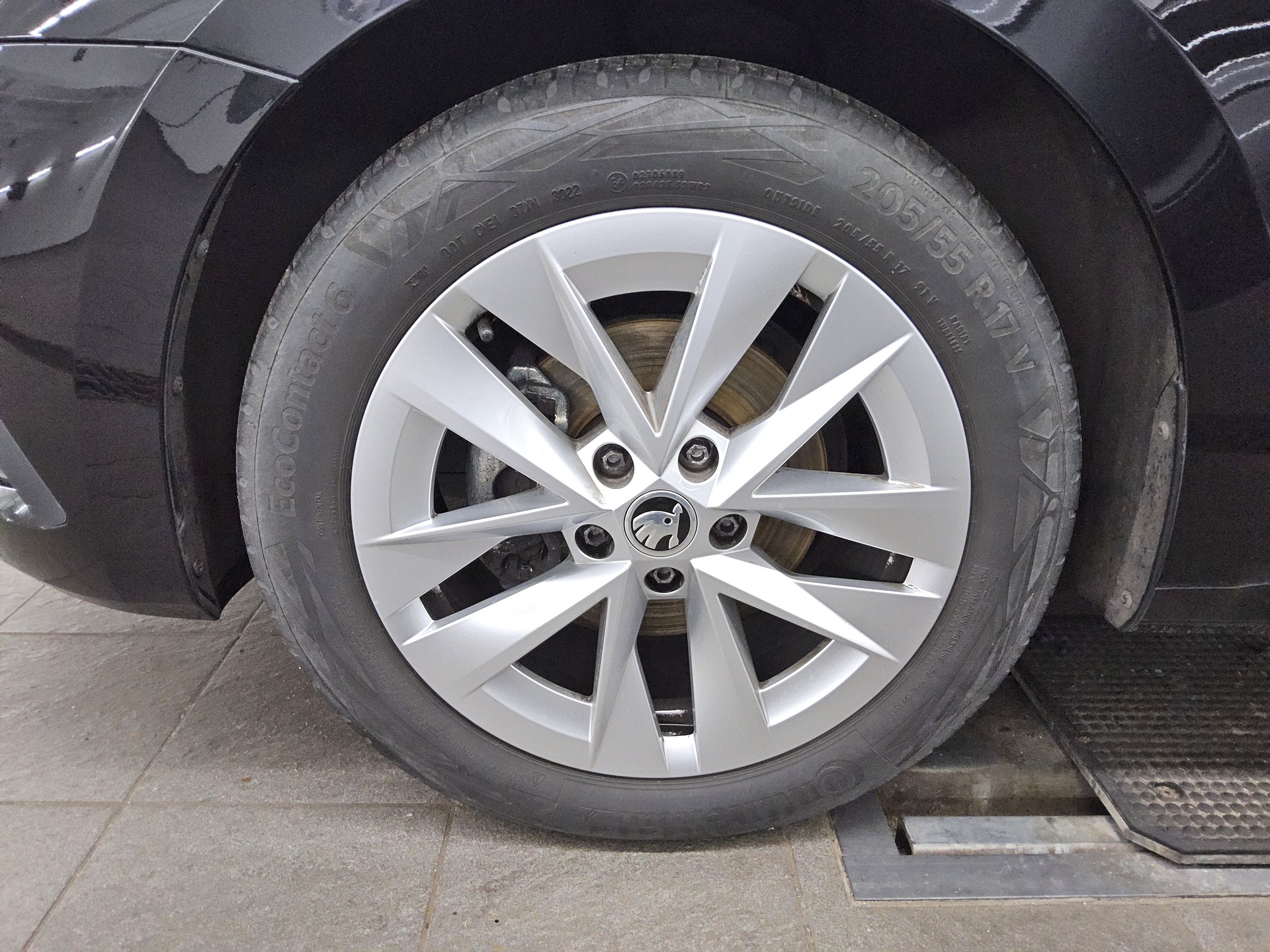 Skoda Octavia Kombi 2.0 TDI Style Navi LED vc HuD AHK 11