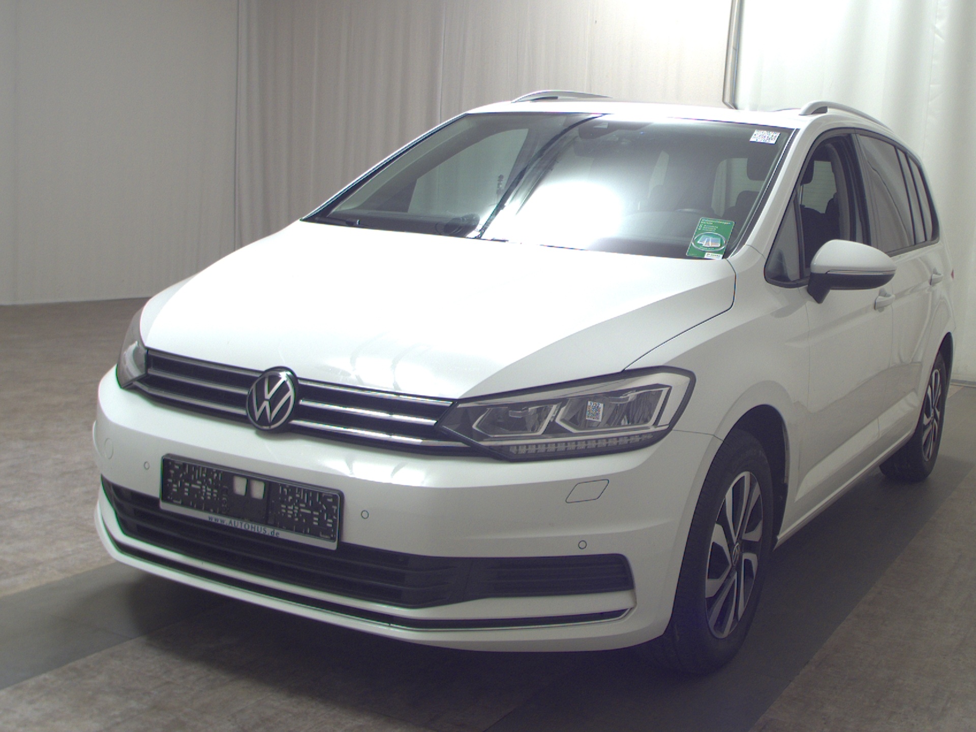 Volkswagen Touran 1.5 TSI Active 7-Sitze Navi LED Pano RFK 2