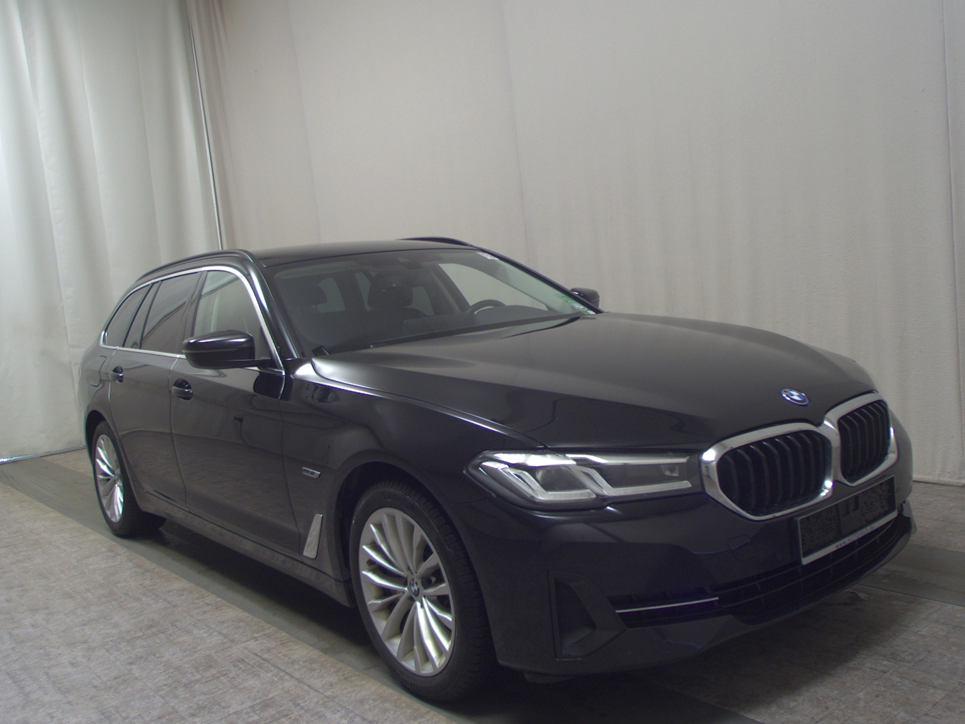 BMW 530e Touring Leder Navi LED+ LC pro HiFi AHK 3
