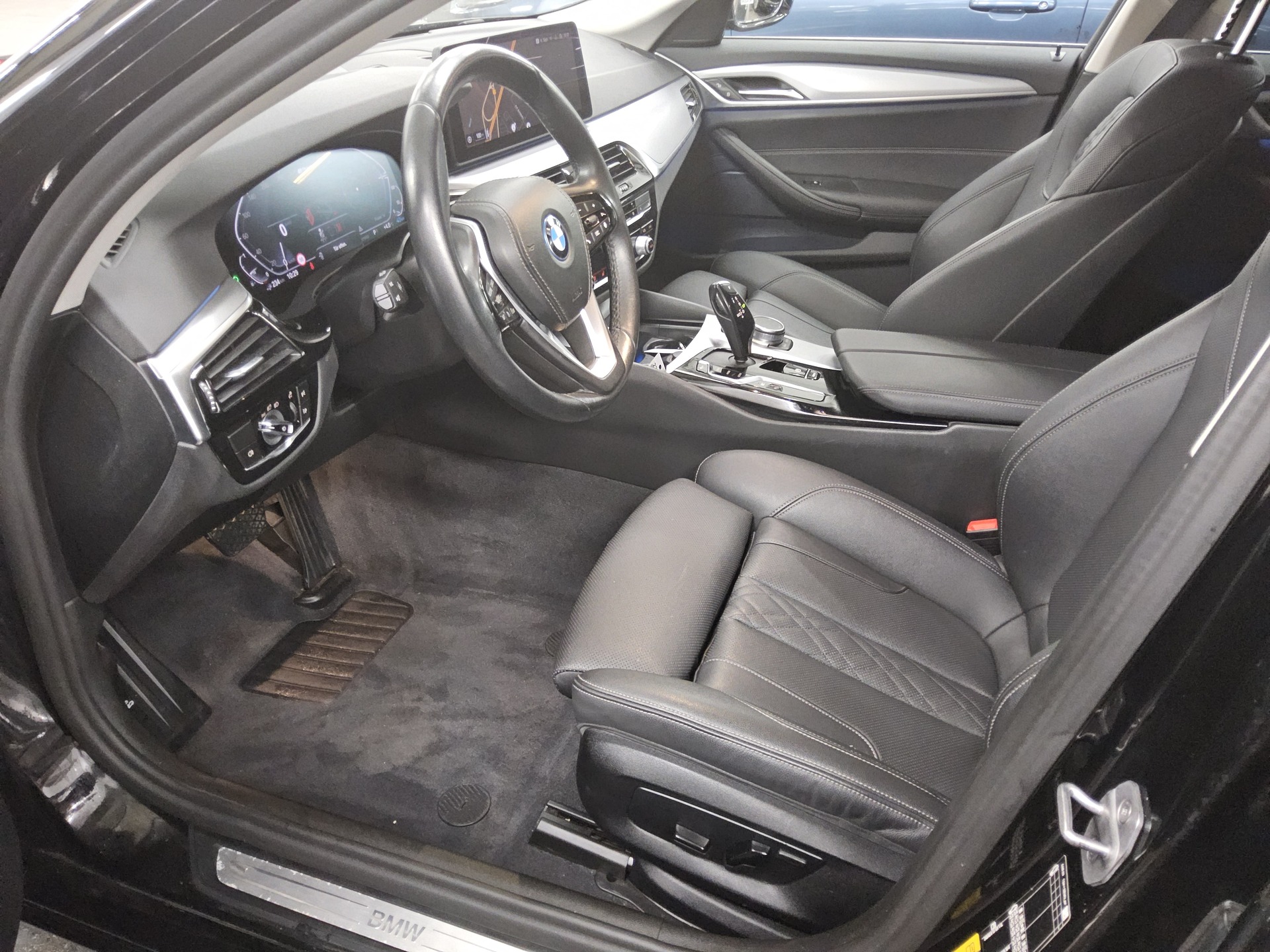 BMW 530e Touring Leder Navi LED+ LC pro HiFi AHK 8