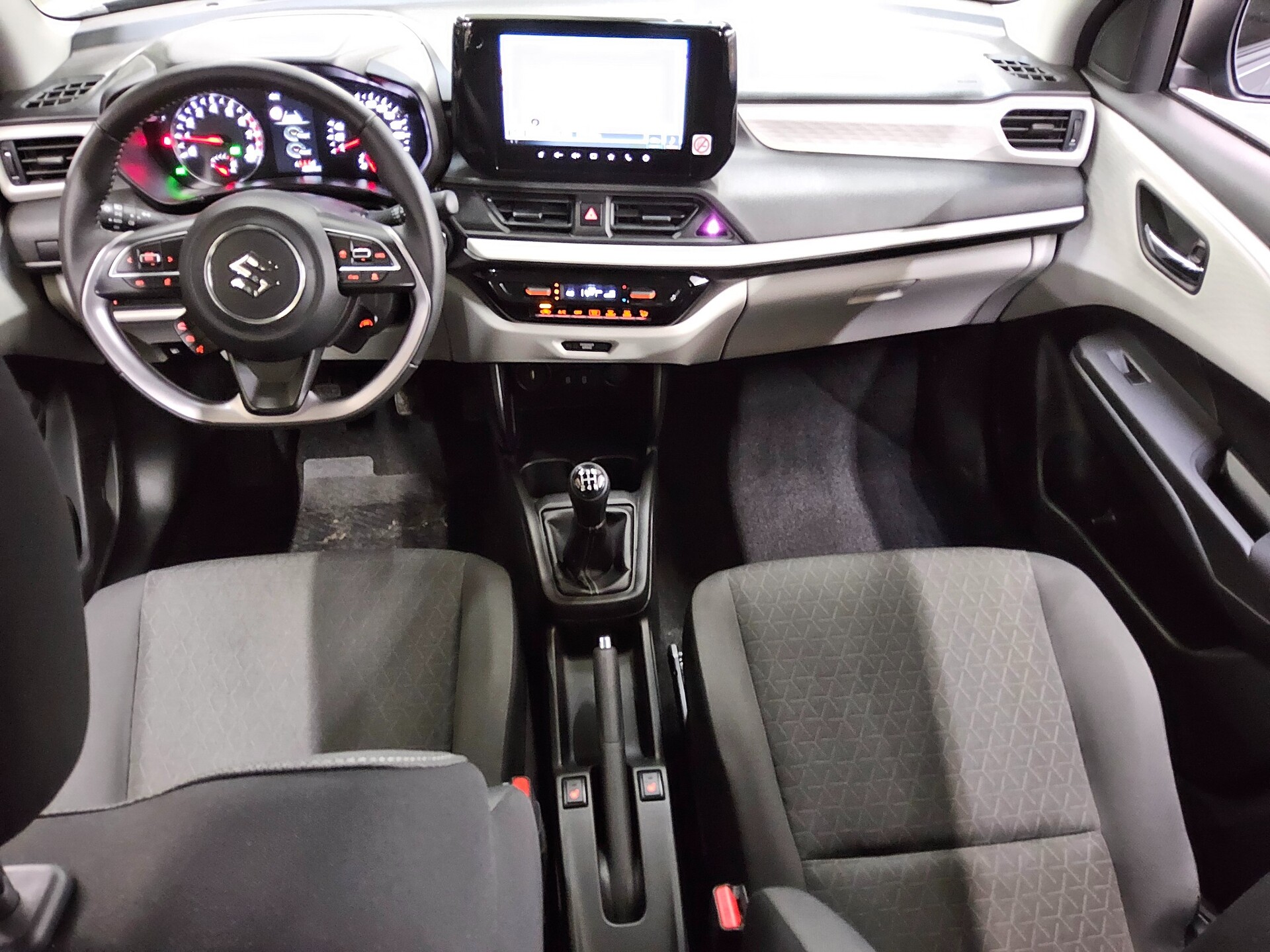 Suzuki Swift 1.2 Navi LED RFK Shz 5