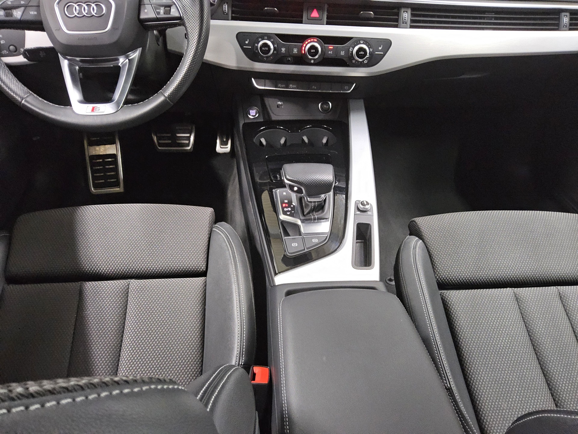Audi A4 Avant 2.0 TDI advanced T-Leder Navi LED RFK 6