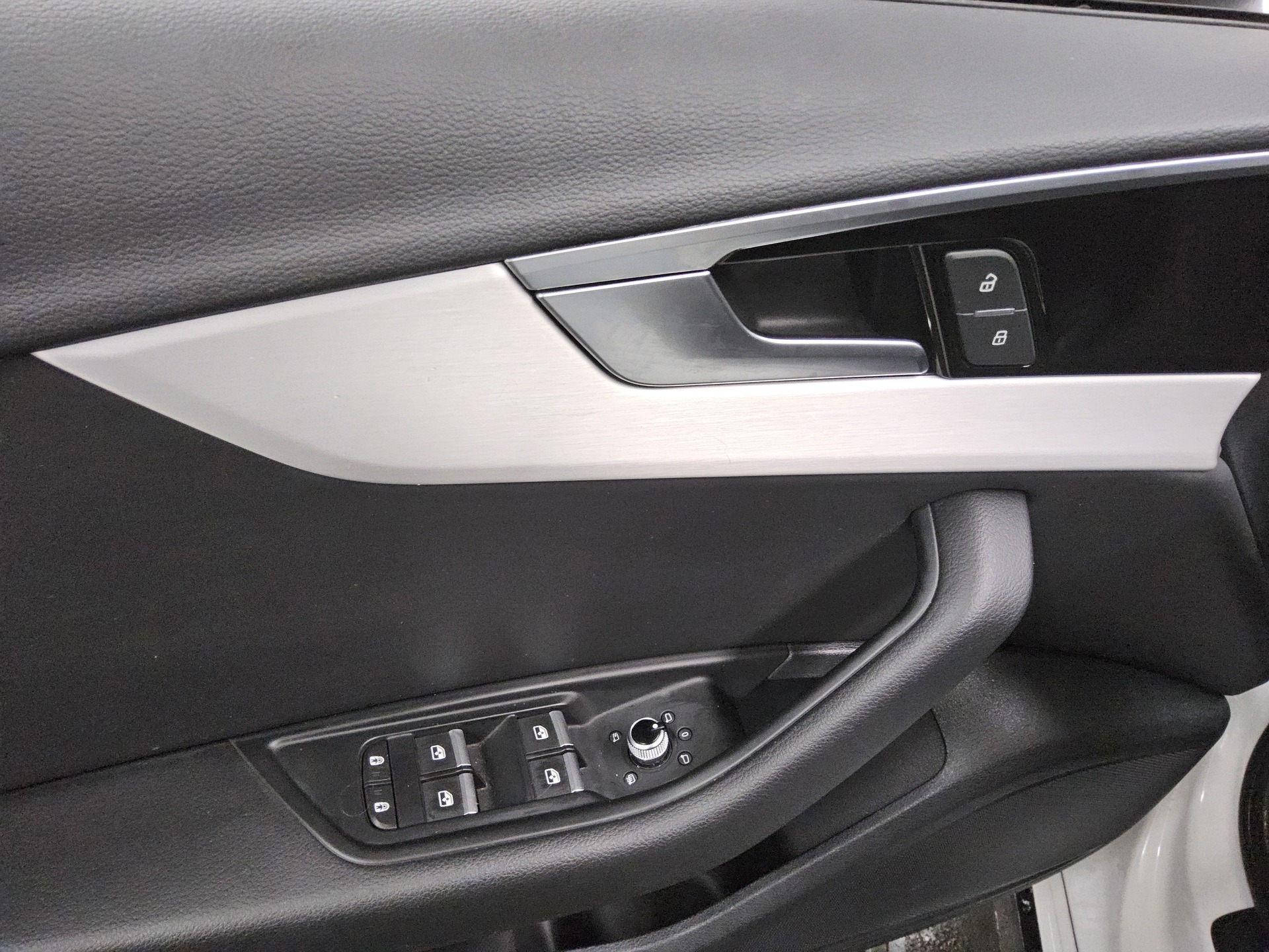 Audi A4 Avant 2.0 TDI advanced T-Leder Navi LED RFK 9