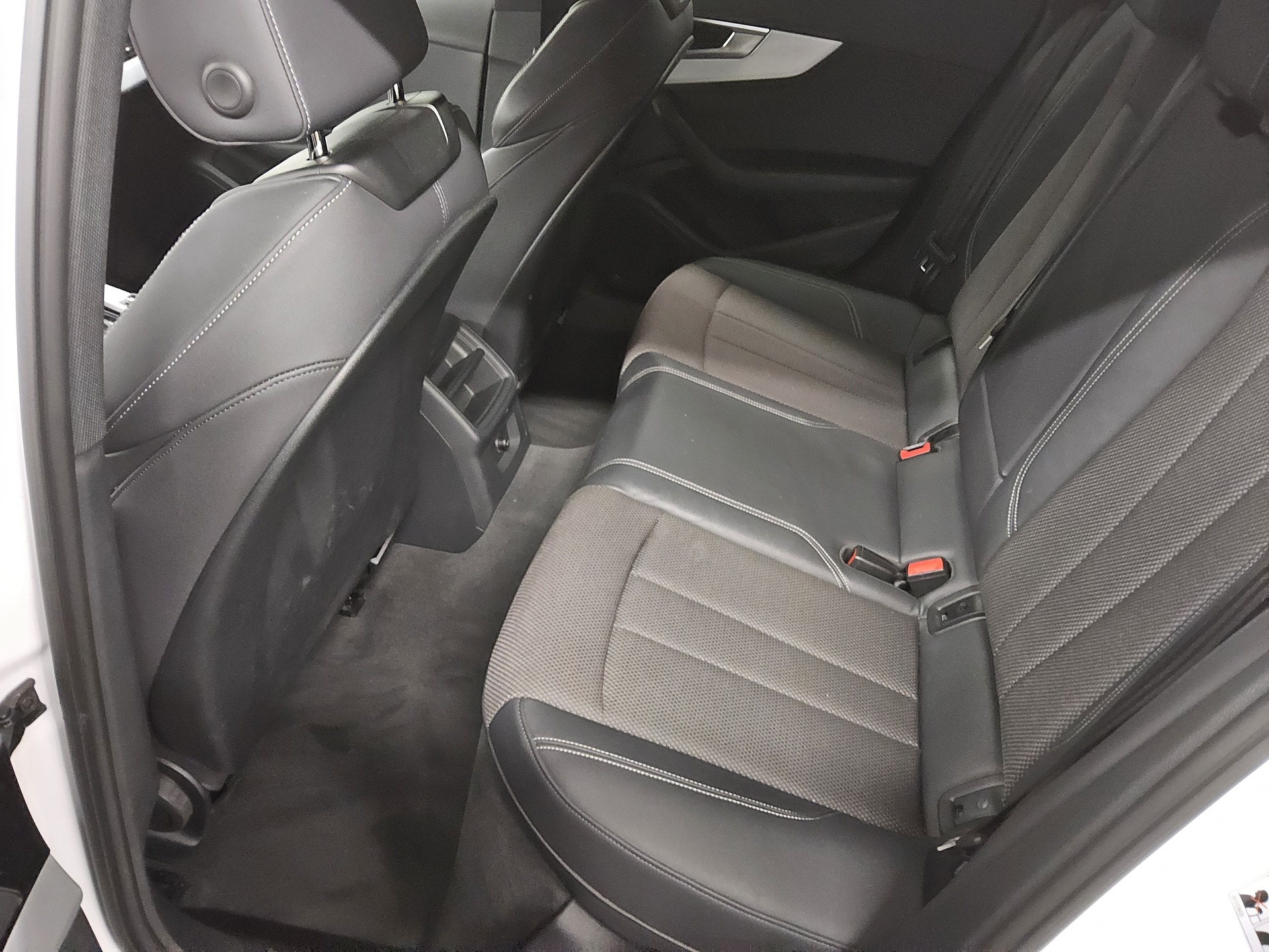 Audi A4 Avant 2.0 TDI advanced T-Leder Navi LED RFK 13