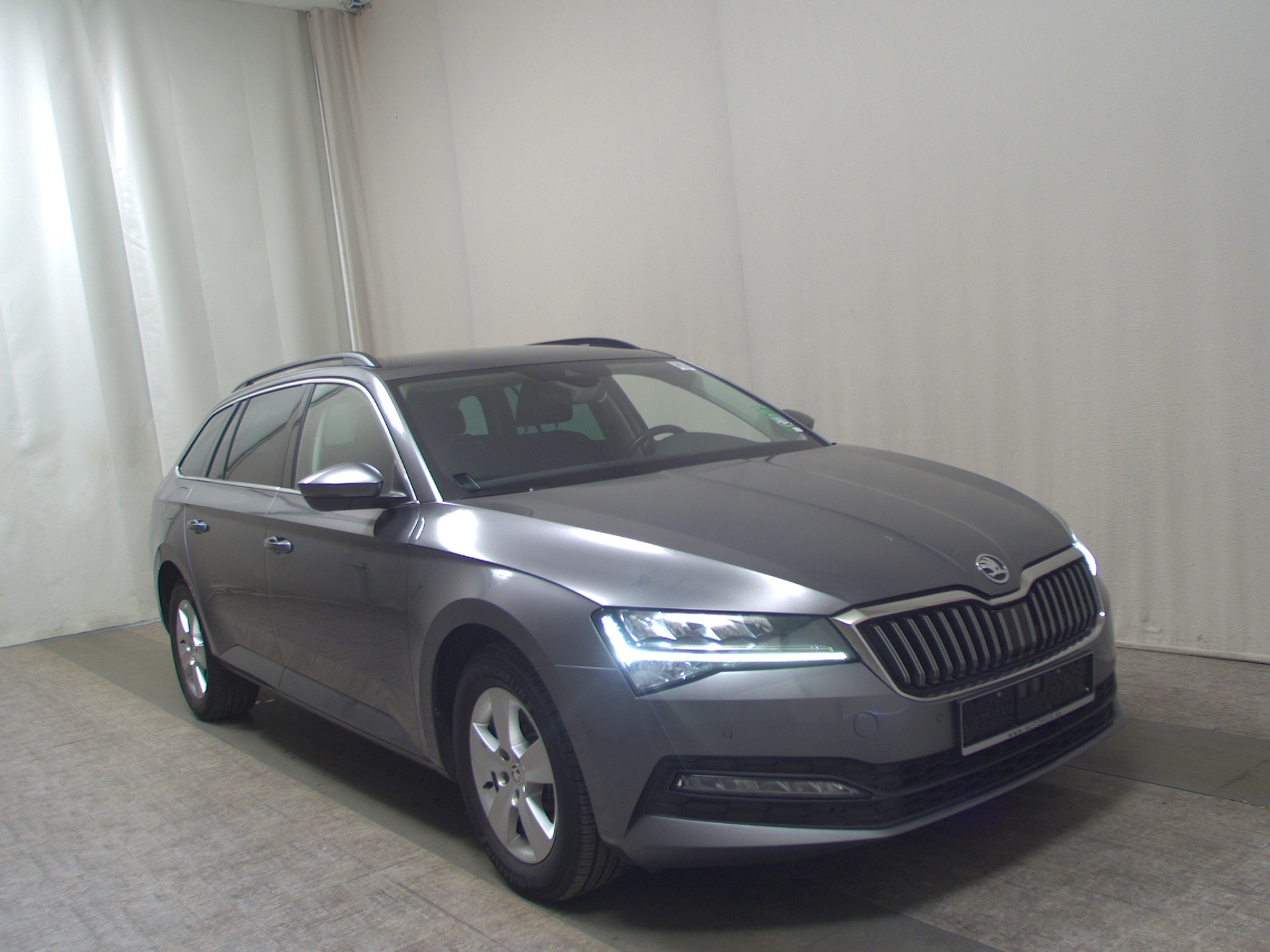 Skoda Superb Kombi 2.0 TDI Ambition Navi LED AID StHzg 3