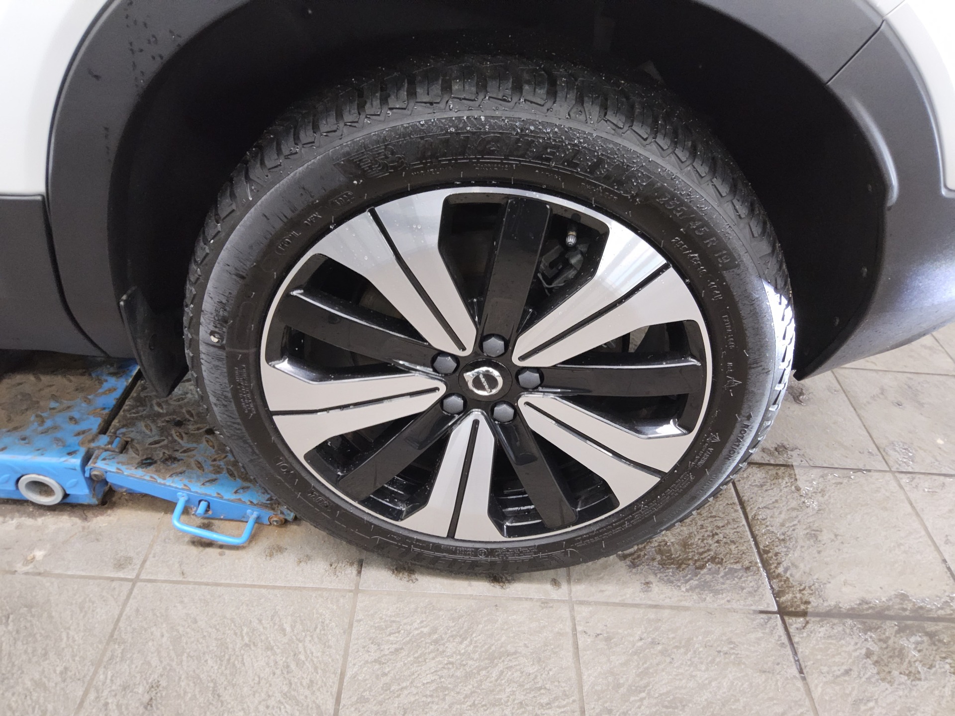 Volvo C40 Core Navi LED Pano RfK PDC BT Tempomat 11