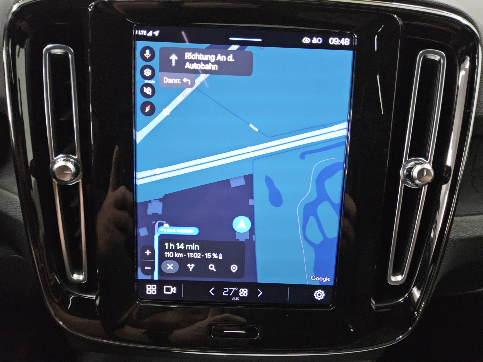 Volvo C40 Core Navi LED Pano RfK PDC BT Tempomat 7