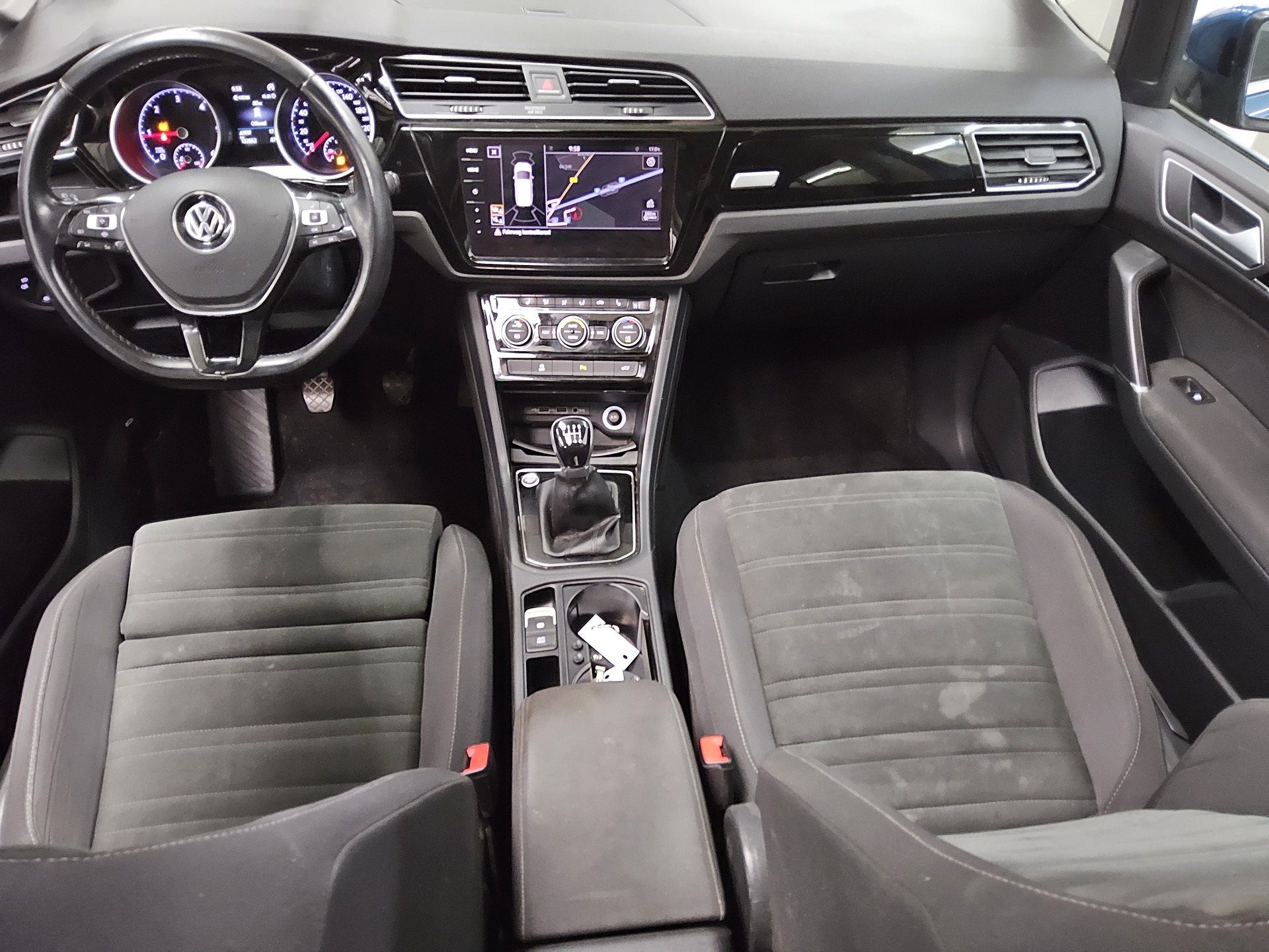 Volkswagen Touran 2.0 TDI Highline Navi LED Pano Ahk RFK 5