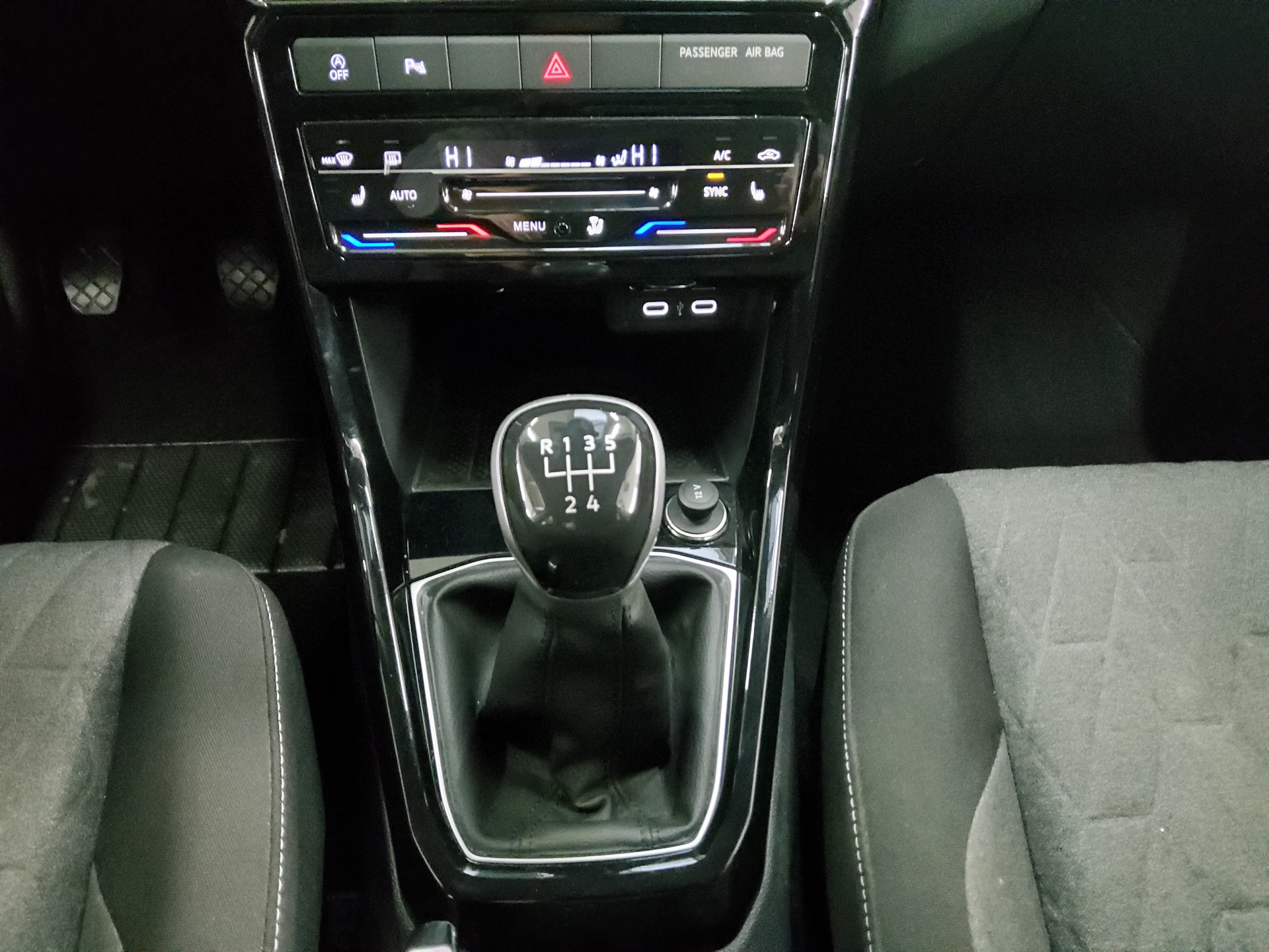 Volkswagen T-Cross 1.0 TSI Life Navi DC LED PDC Shz 6