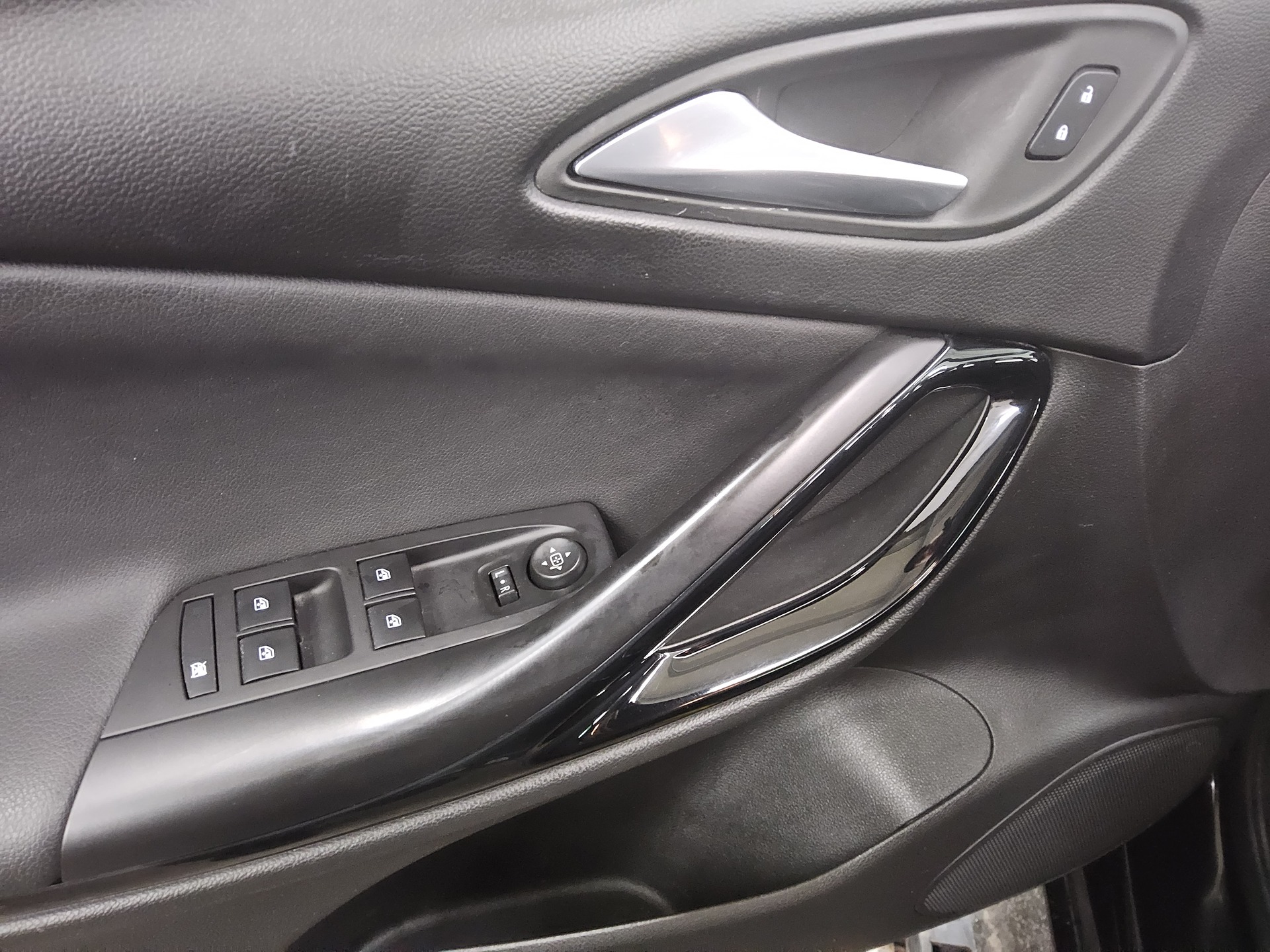 Opel Astra ST 1.5 D Business Elegance T-Leder Navi 9