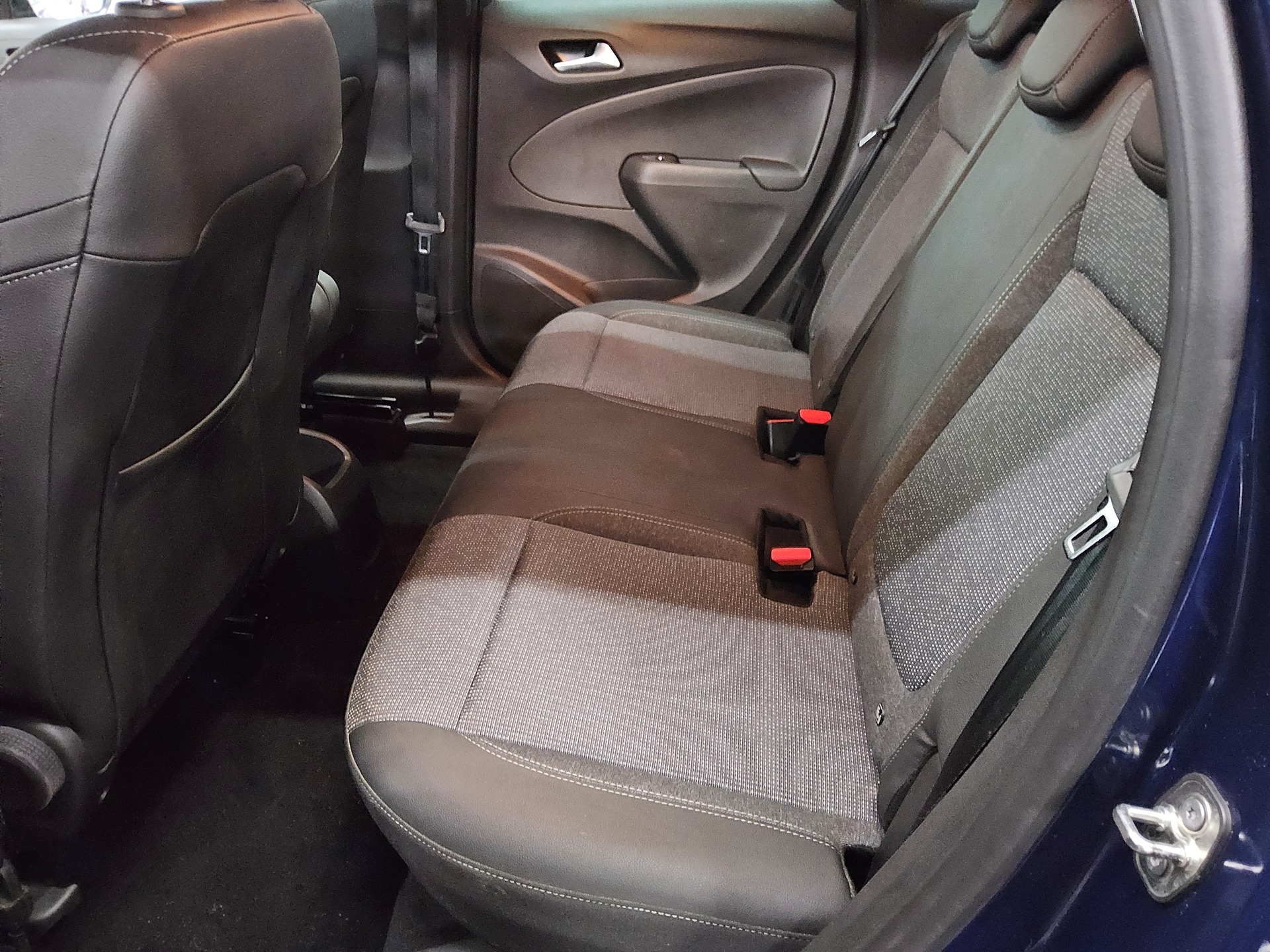 Opel Crossland 1.5 D Elegance T-Leder Navi LED RfK 13